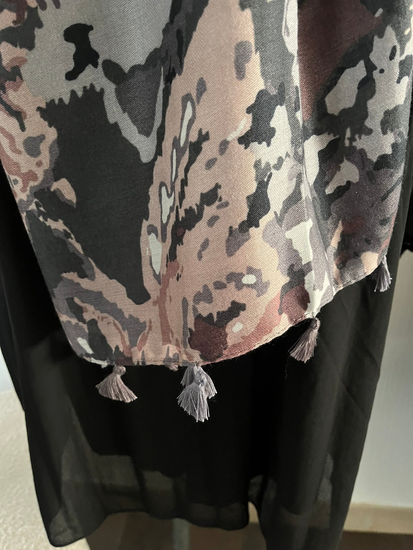 Foulard Femme douce Mode très chic avec ces pompons