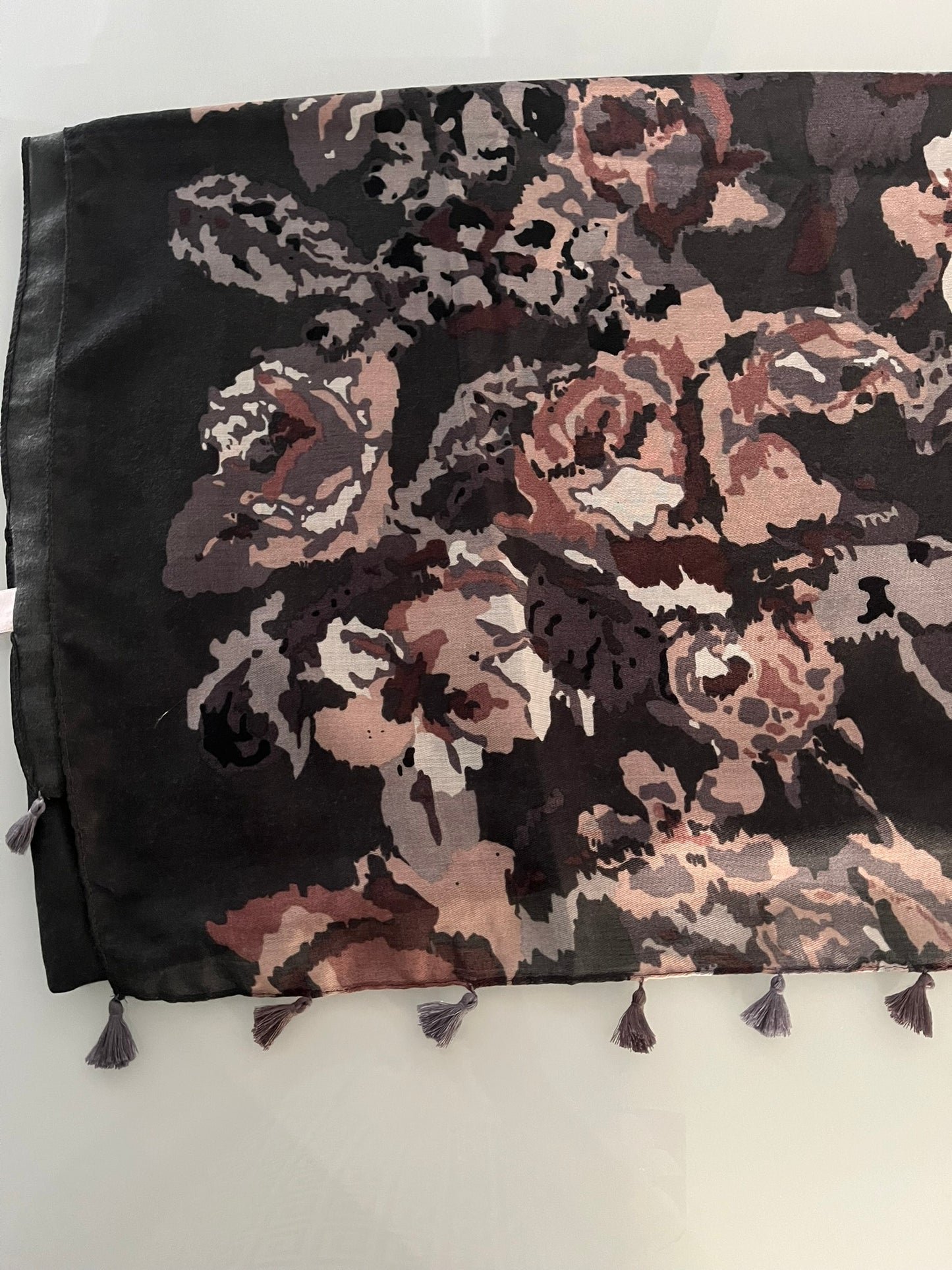 Foulard Femme douce Mode très chic avec ces pompons