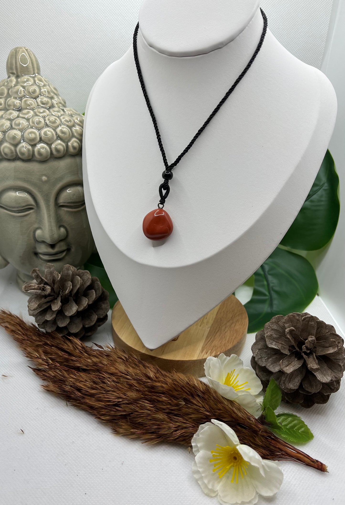 Collier sur Cordon Noir Réglable - Pendentif en Pierre Naturelle Jaspe Rouge