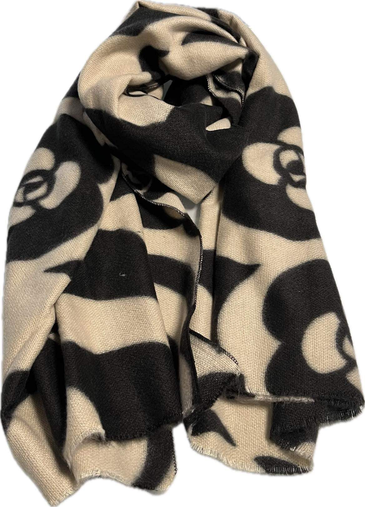 Echarpe Femme Chaude - Douce et Chic de couleur beige et ses motifs Noir