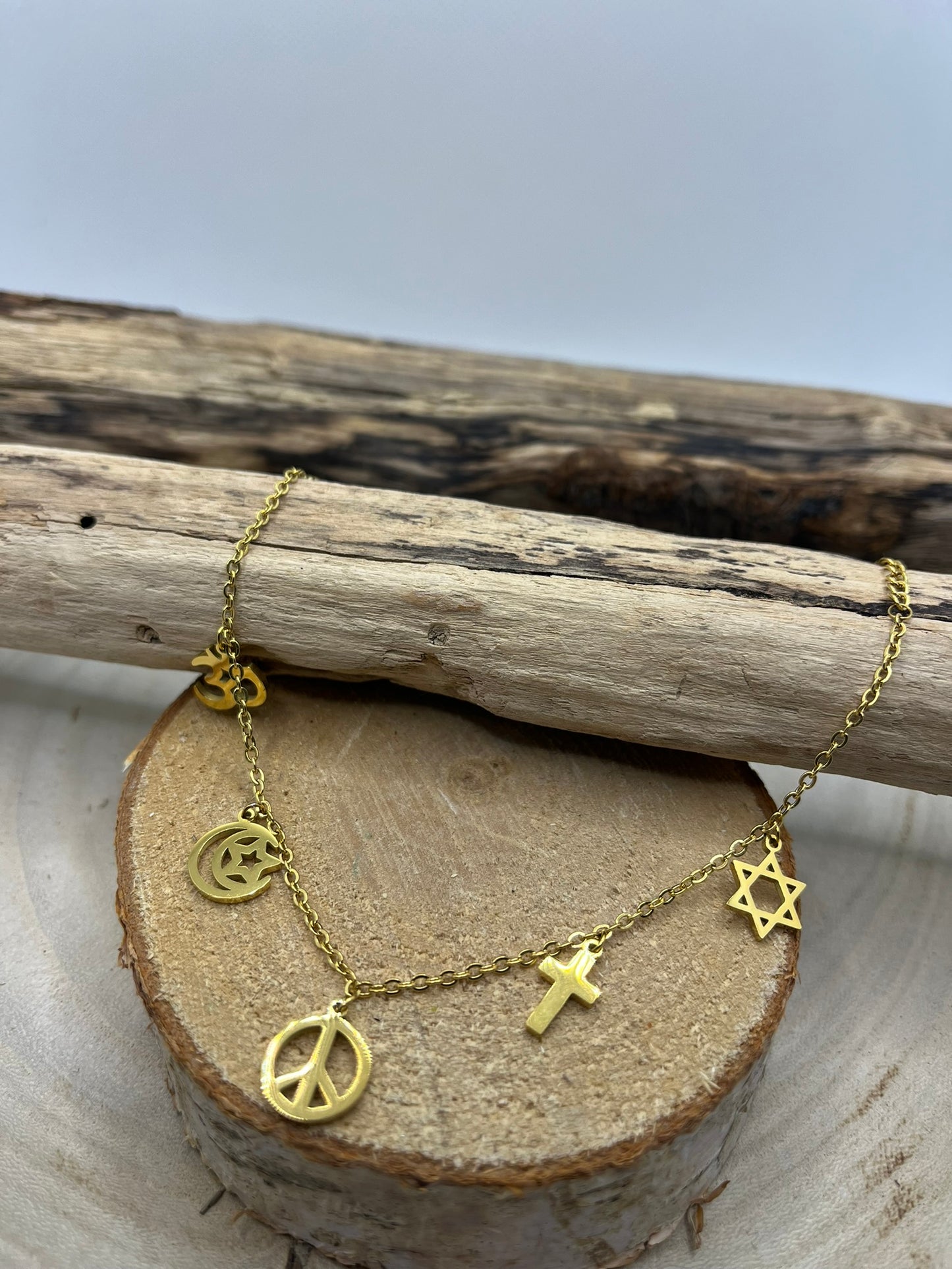 Bracelet Chaine fine Mode et chic 4 Pendentif - Acier inoxydable - Doré