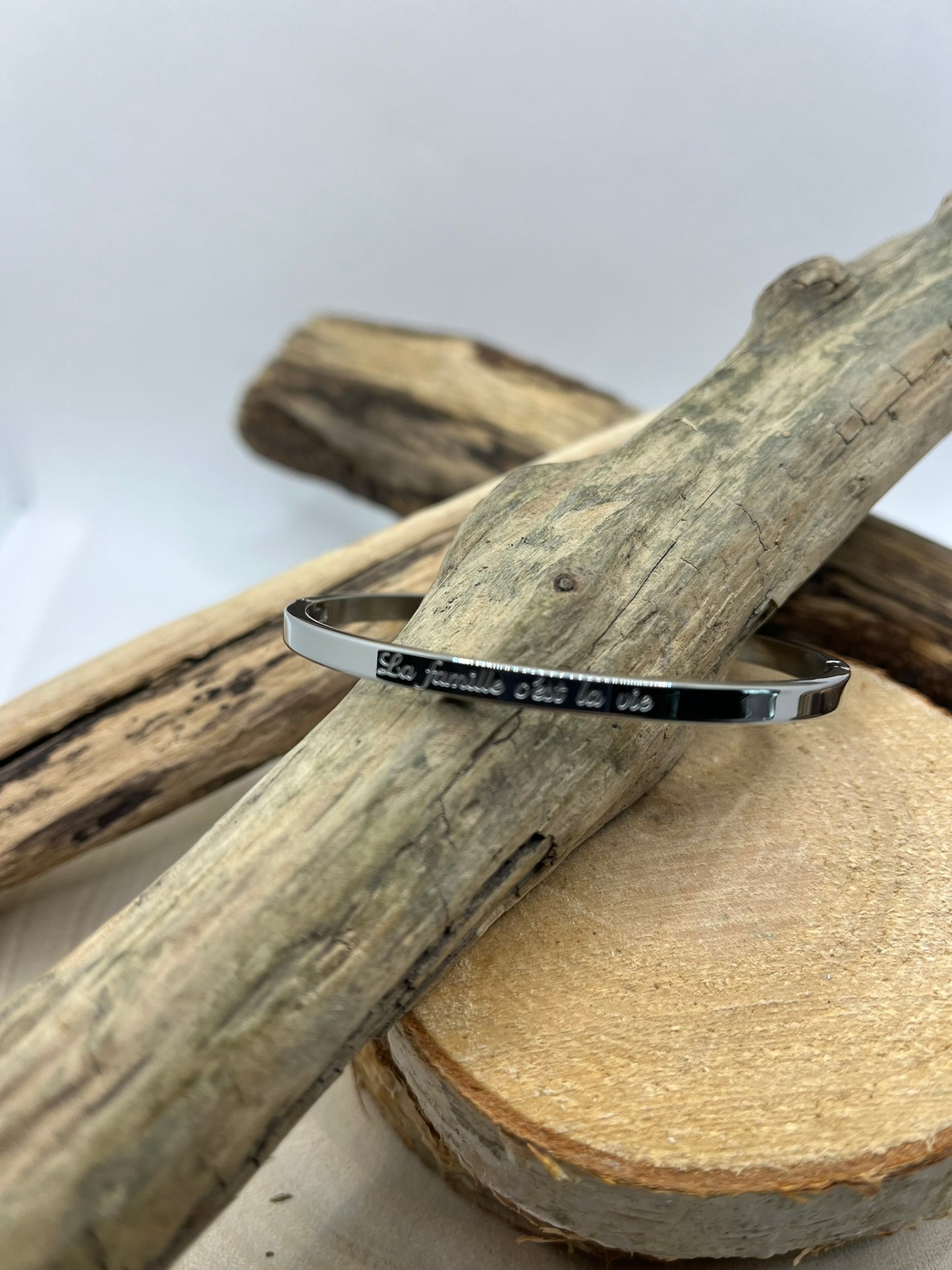 Bracelet Jonc à message ( La famille, c'est la vie ) - Acier inoxydable argenté ou en Doré