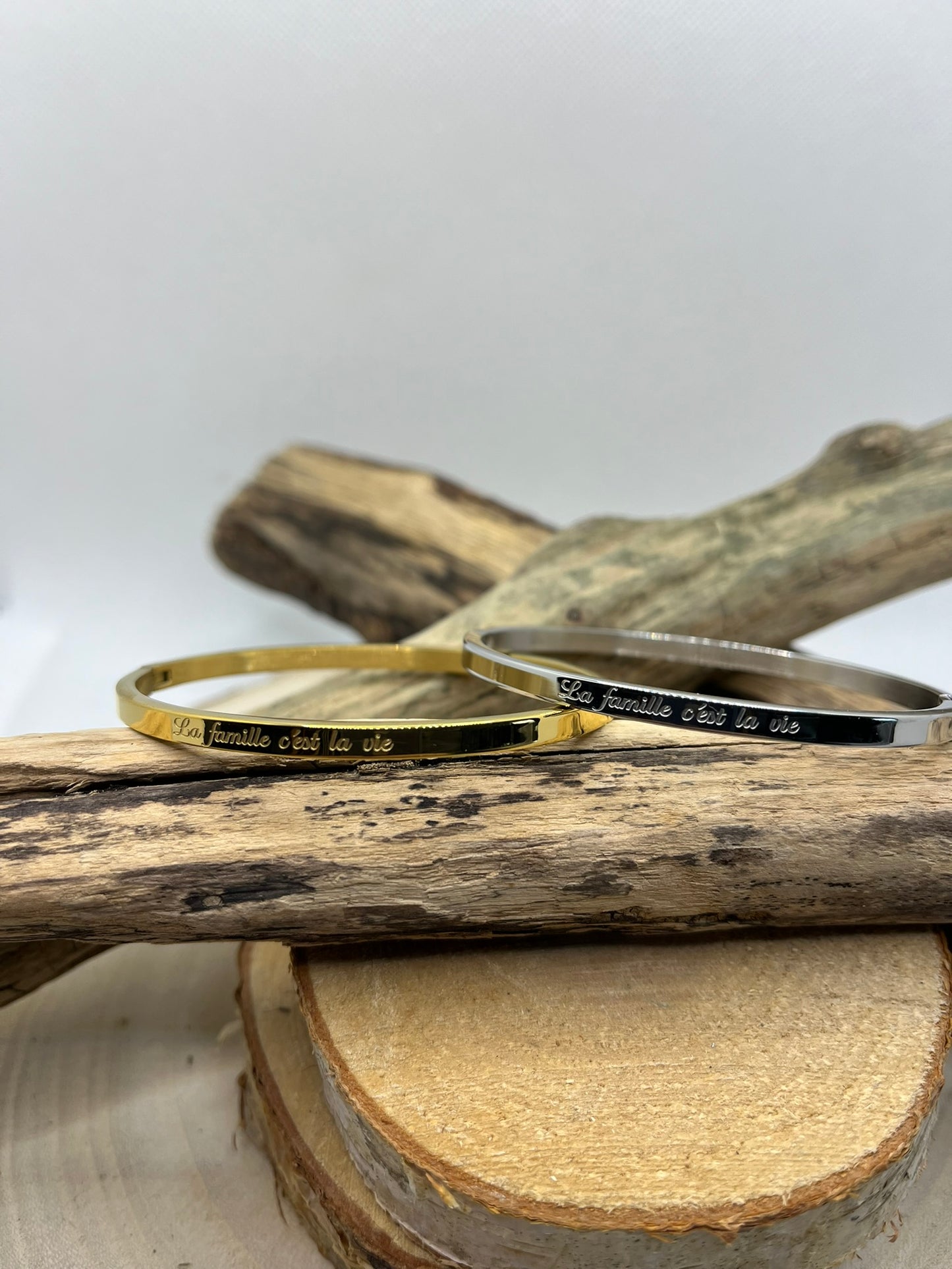 Bracelet Jonc à message ( La famille, c'est la vie ) - Acier inoxydable argenté ou en Doré