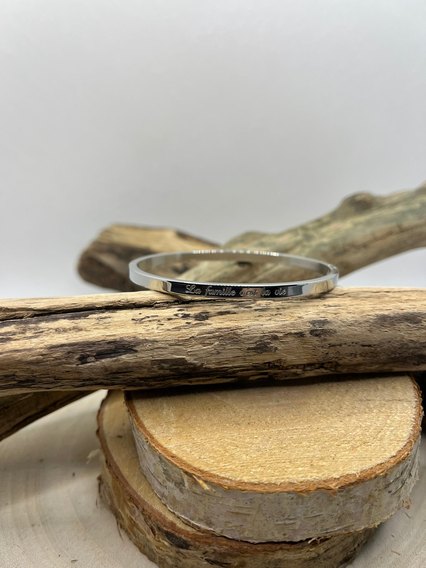 Bracelet Jonc à message ( La famille, c'est la vie ) - Acier inoxydable argenté ou en Doré