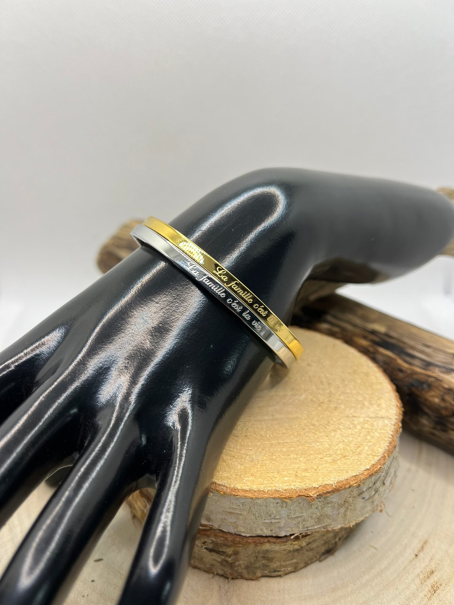 Bracelet Jonc à message ( La famille, c'est la vie ) - Acier inoxydable argenté ou en Doré