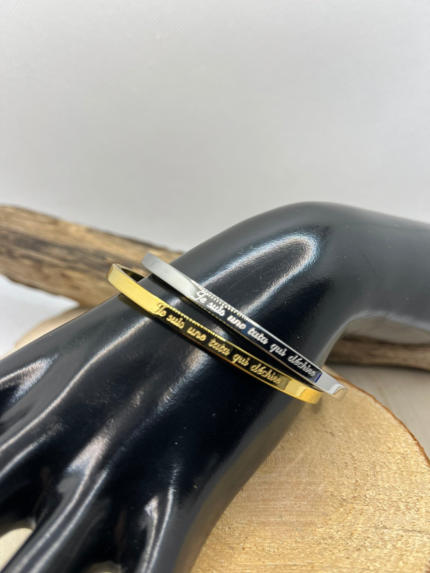 Bracelet Jonc Message personnalisée ( Je suis une tata qui déchire ) - Acier Inoxydable doré ou en argenté