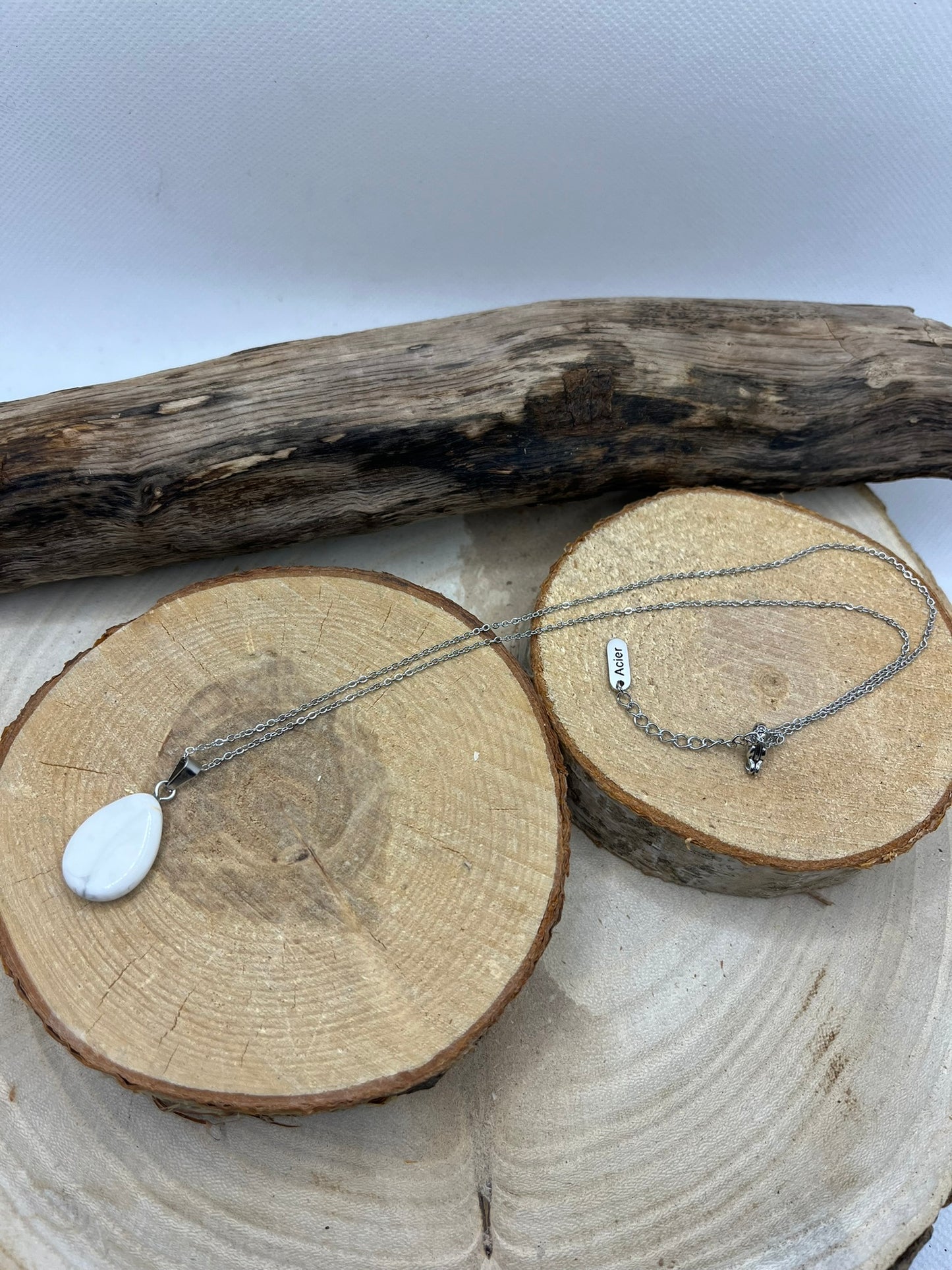 Collier Chaine fine Argenté - Pendentif Goutte en Pierre Naturelle Howlite