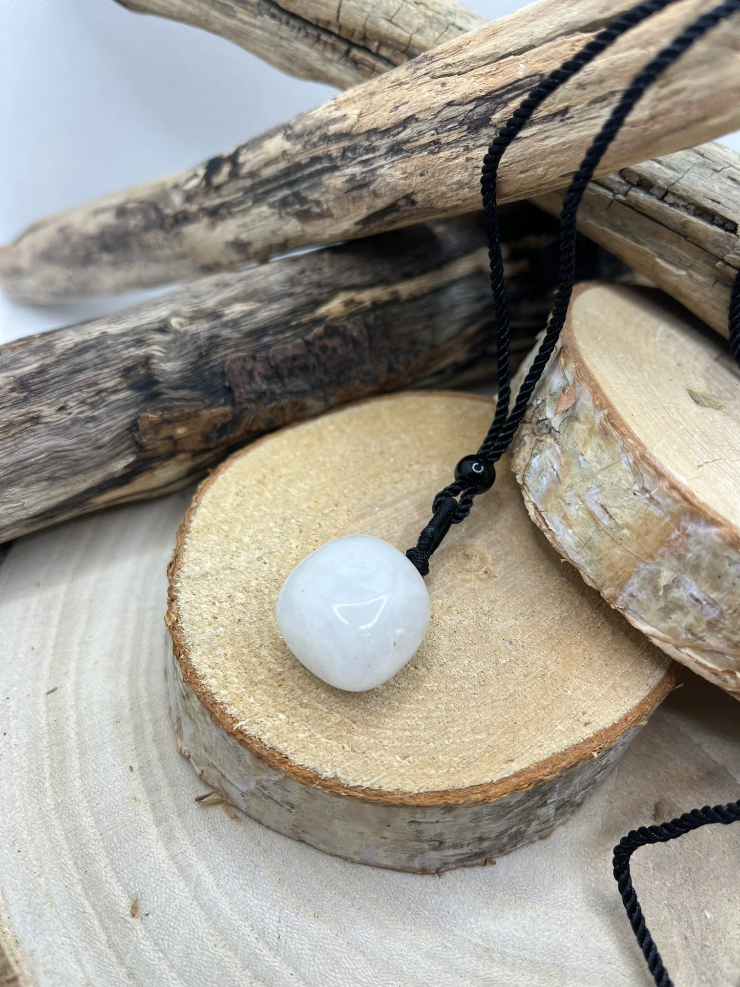 Collier sur Cordon noir réglable - Pendentif en Pierre Naturelle Pierre de Lune