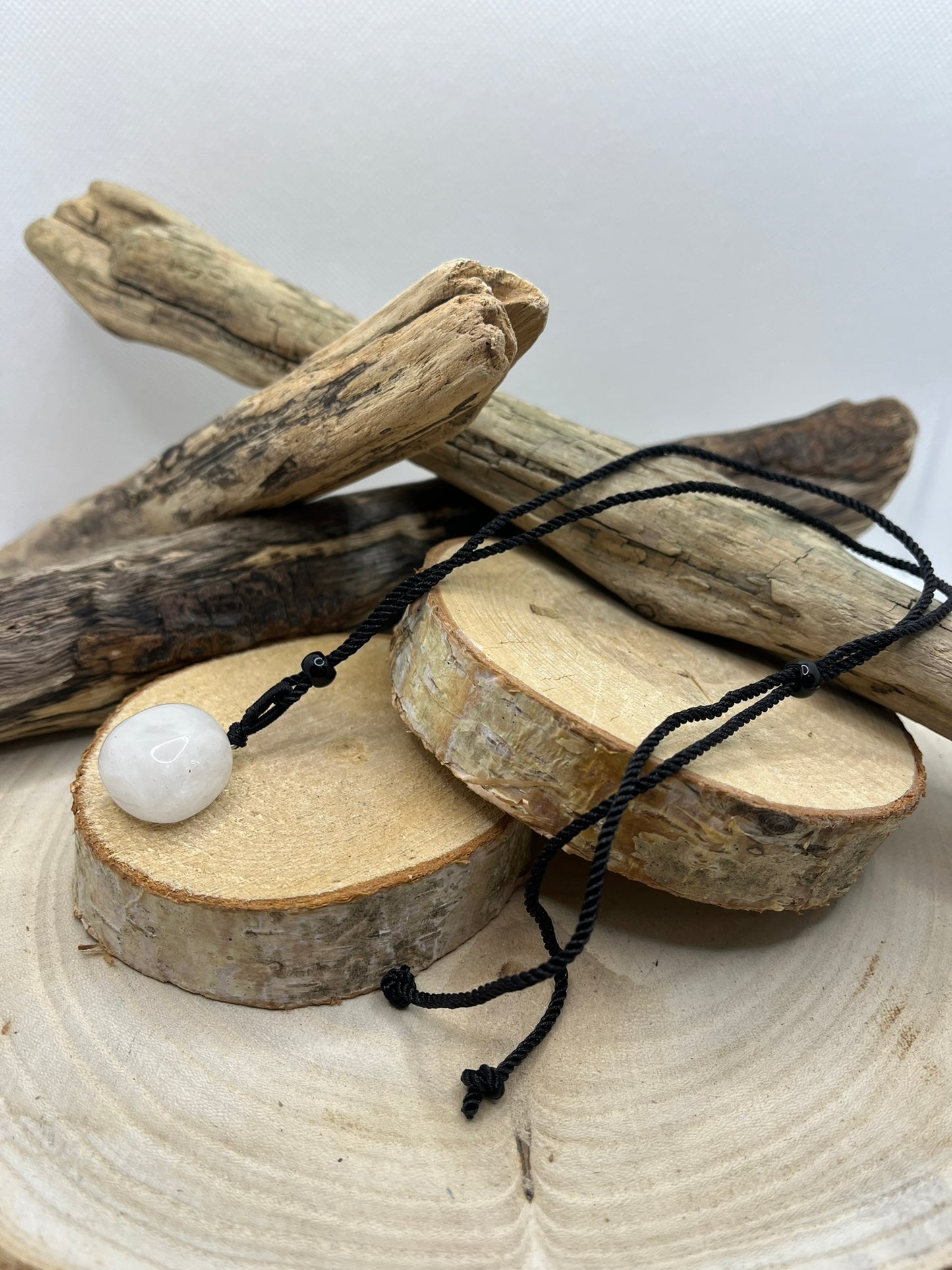 Collier sur Cordon noir réglable - Pendentif en Pierre Naturelle Pierre de Lune