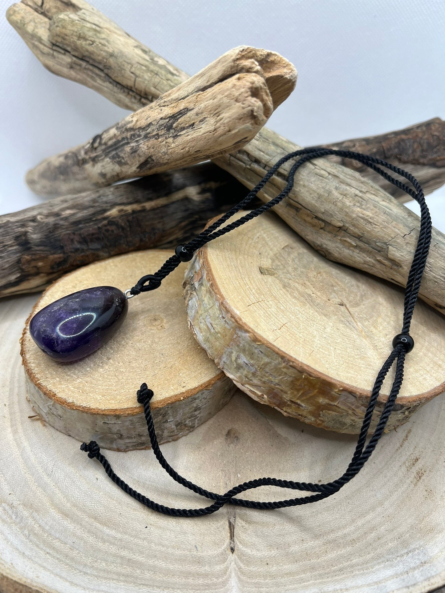 Collier sur cordon Noir réglable - Pendentif en Pierre Naturelle Améthyste