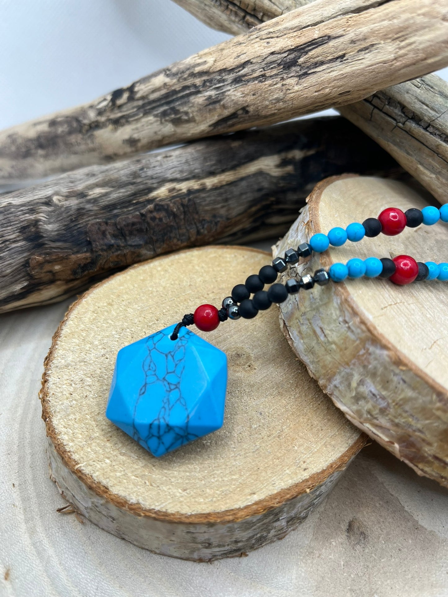 Collier en Pierre Naturelle - Turquoise - Onyx - Hématite - Jade Rouge - Pendentif Turquoise - Sur Cordon réglable