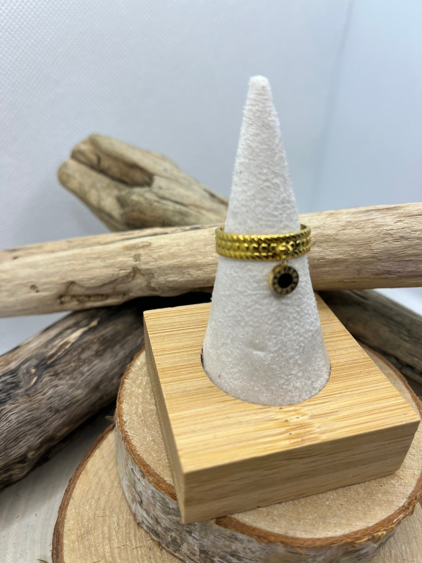 Bague en Acier inoxydable ajustable mode pendentif rond orné d'un strass noir - Doré