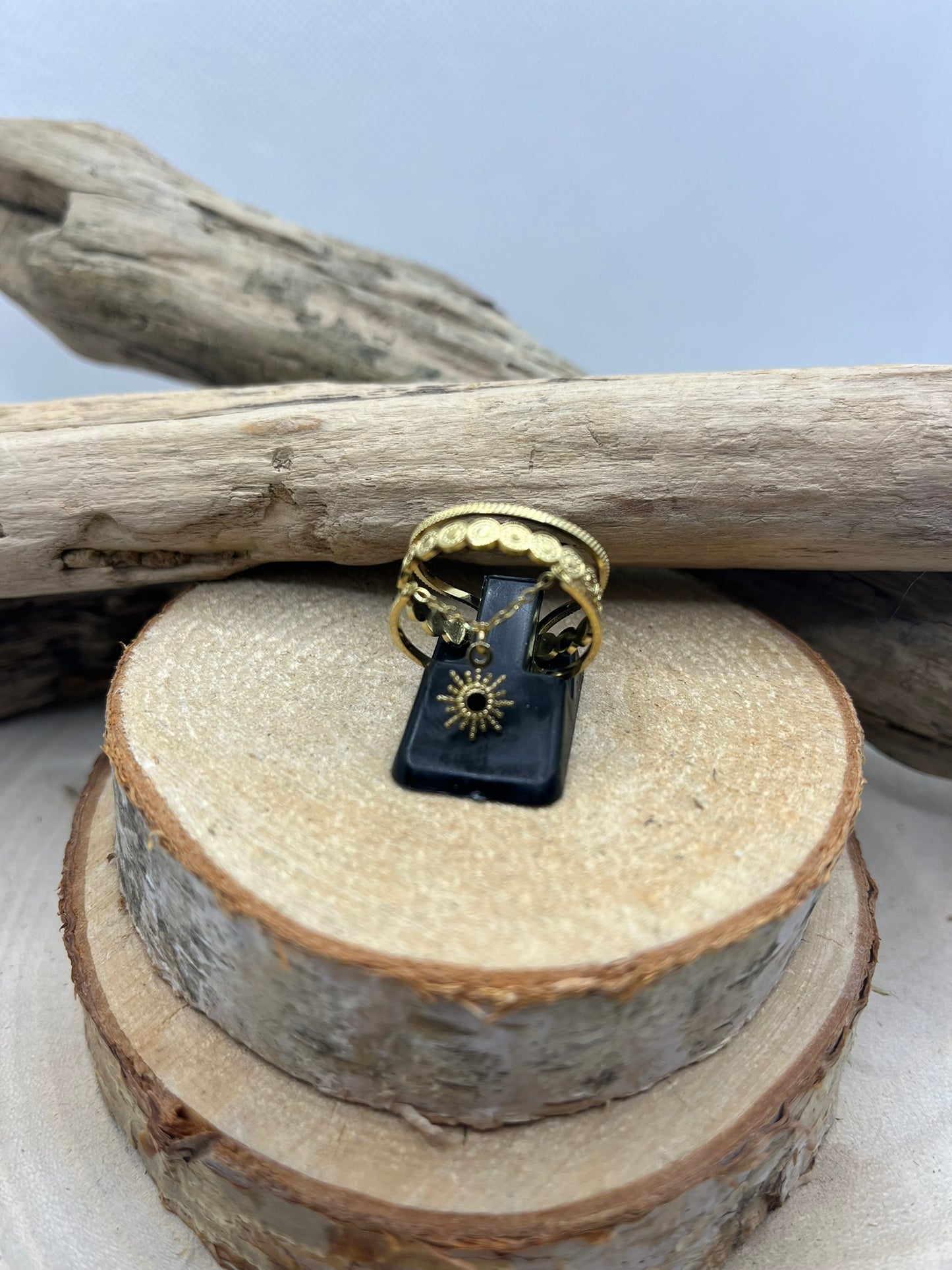 Bague en Acier inoxydable ajustable une chaine orné d'un pendentif soleil - Doré