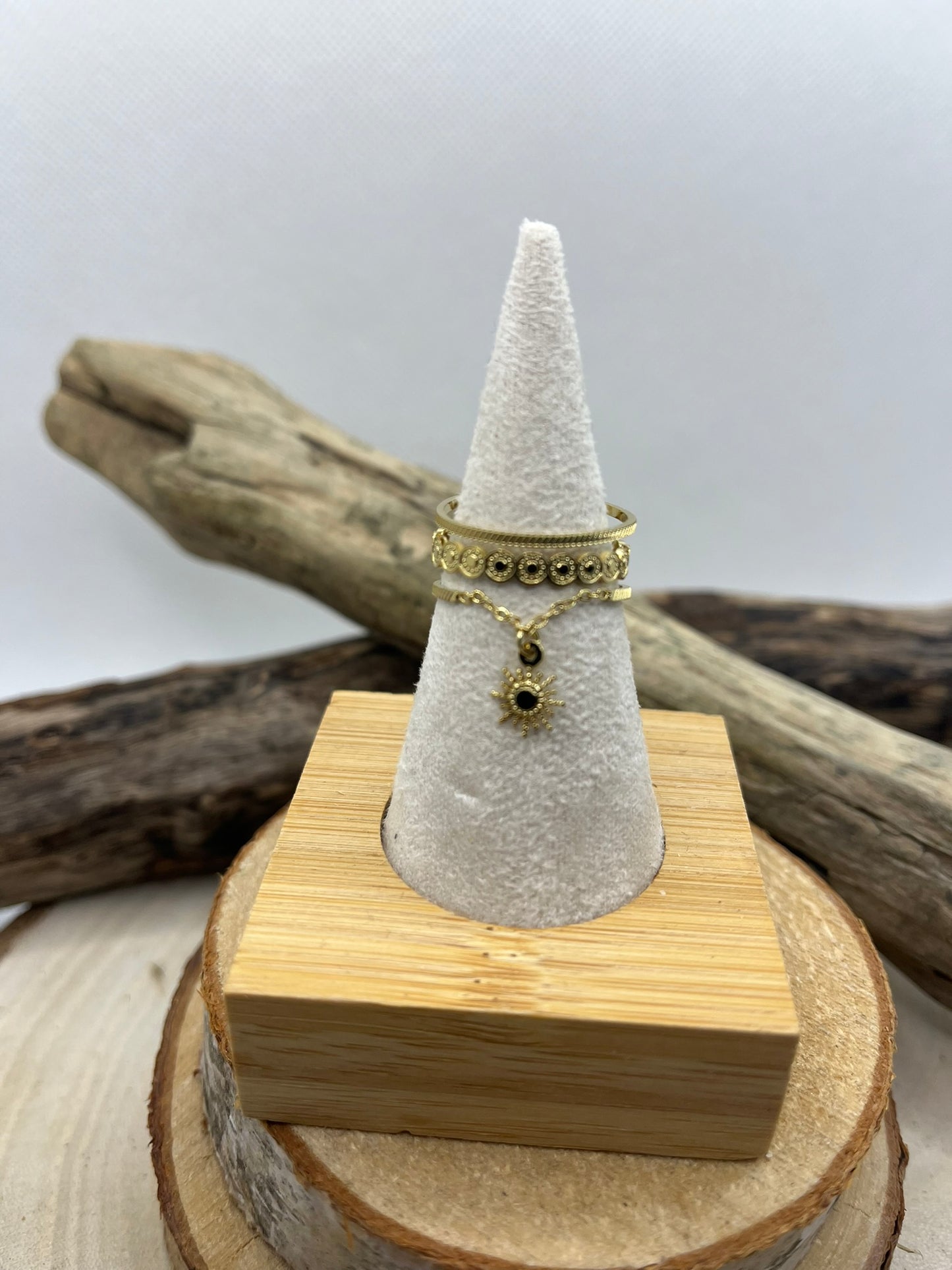 Bague en Acier inoxydable ajustable une chaine orné d'un pendentif soleil - Doré