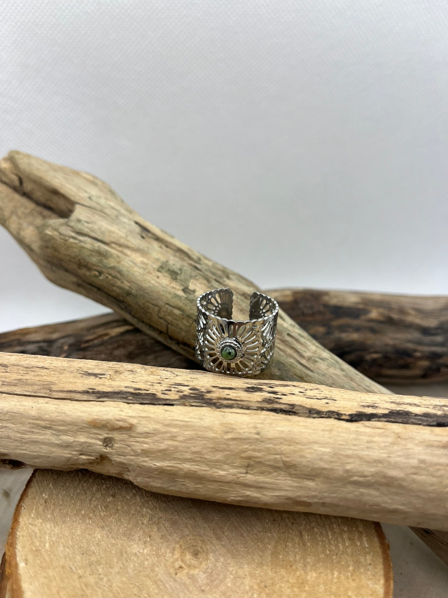 Bague large en Acier inoxydable ajustable mode et sa petite perles verte - Argenté
