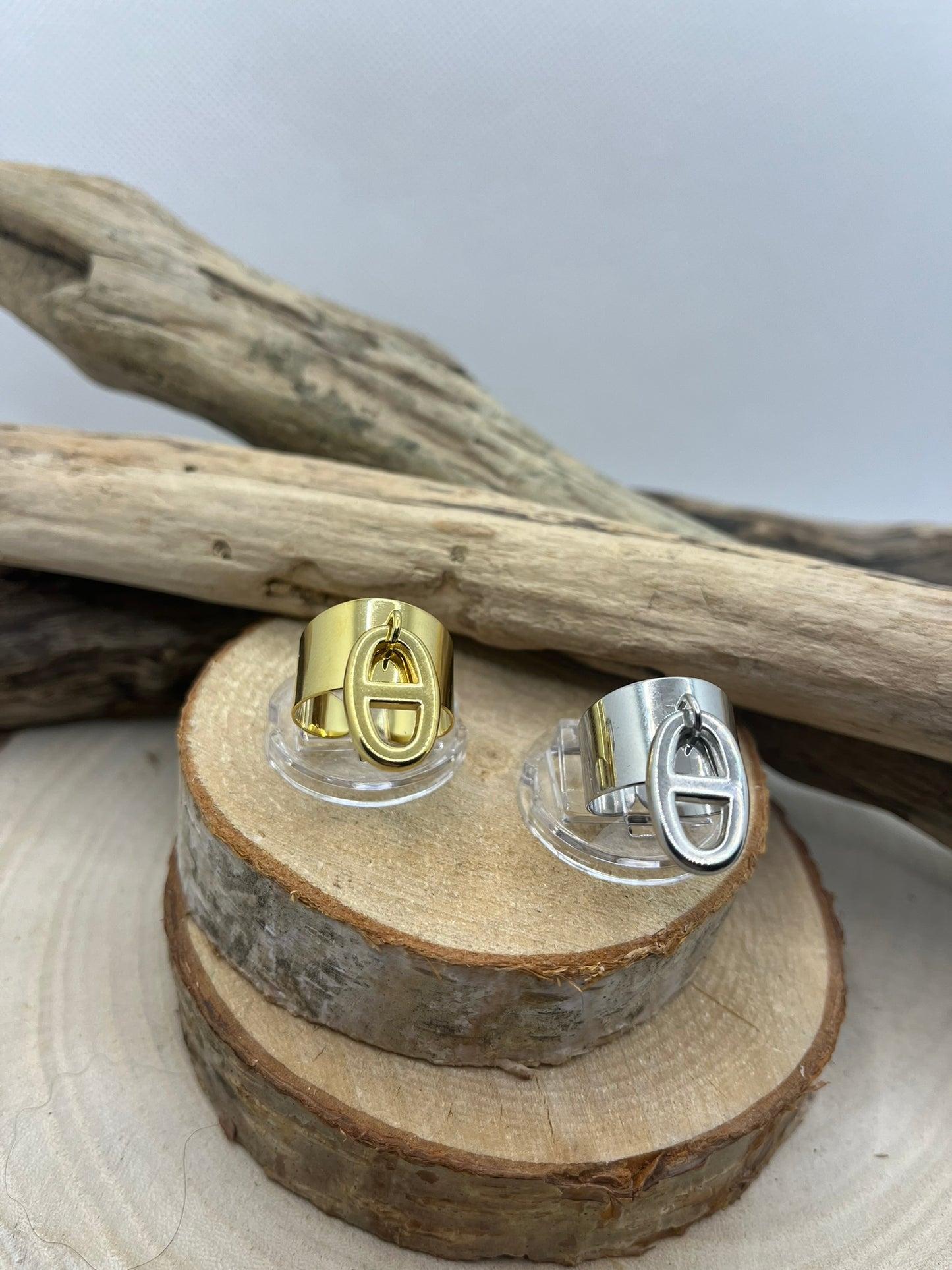 Bague en acier inoxydable Breloque tendance de couleur Or et de Couleur Argent ajustable à la mode