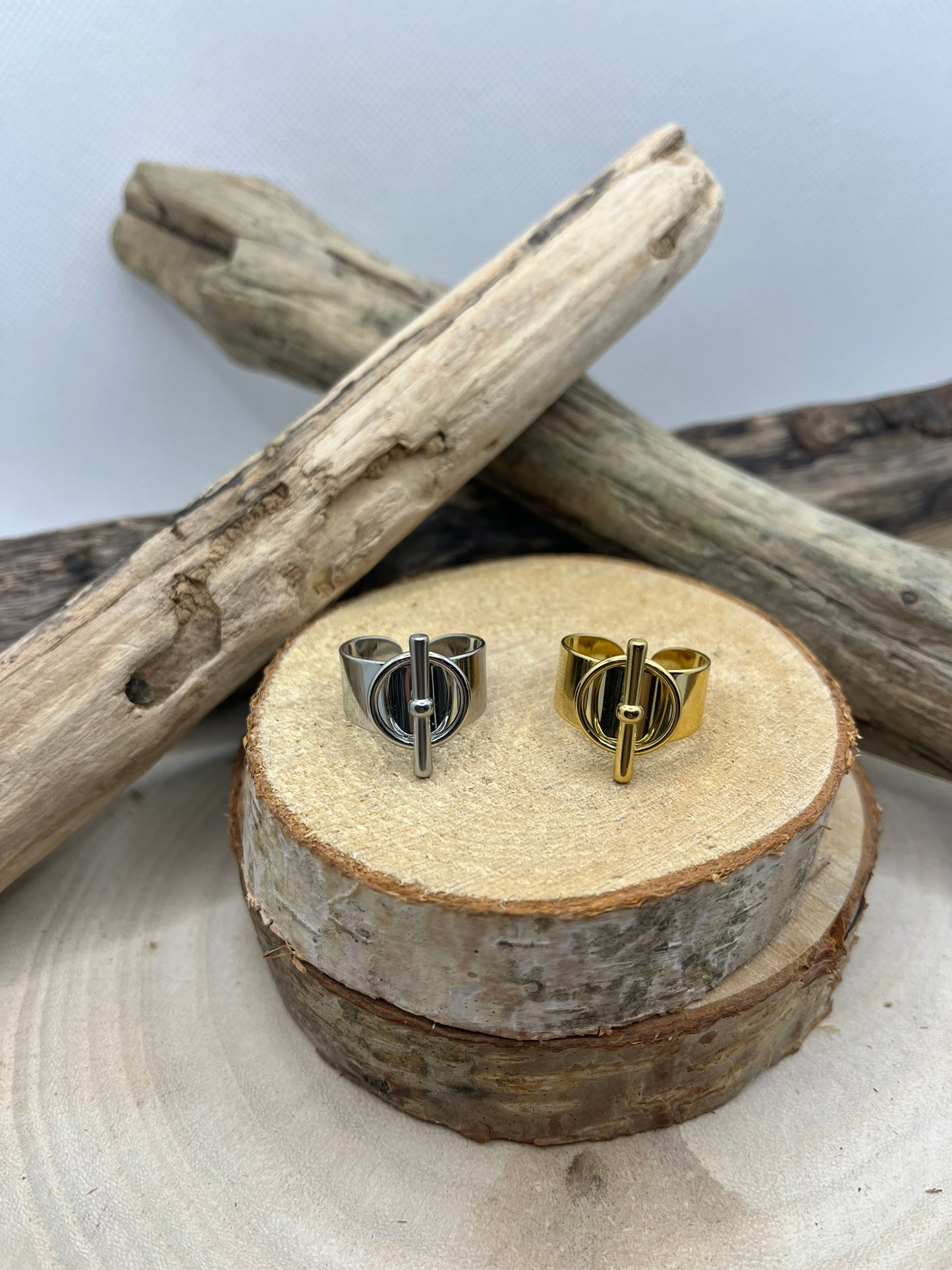 Bague en acier inoxydable tendance de couleur Doré ou de couleur Argenté ajustable à la mode