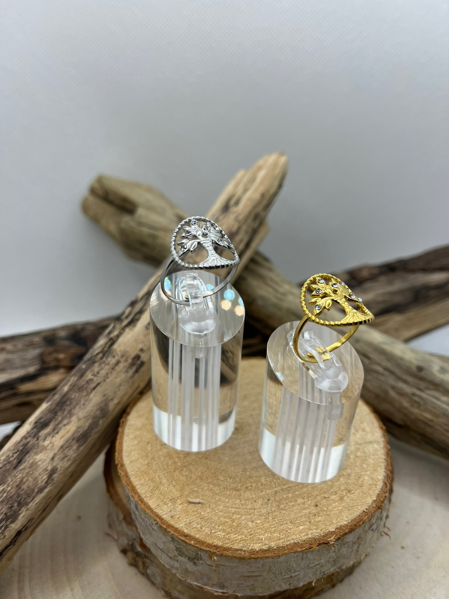 Bague en acier inoxydable fine avec arbre de vie tendance couleur doré ou en Argenté Orné de strassajustable à la mode