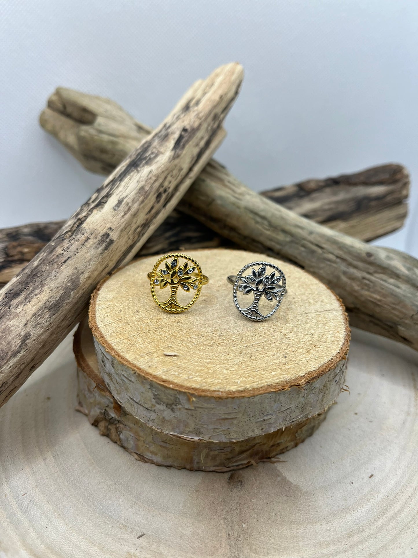 Bague en acier inoxydable fine avec arbre de vie tendance couleur doré ou en Argenté Orné de strassajustable à la mode