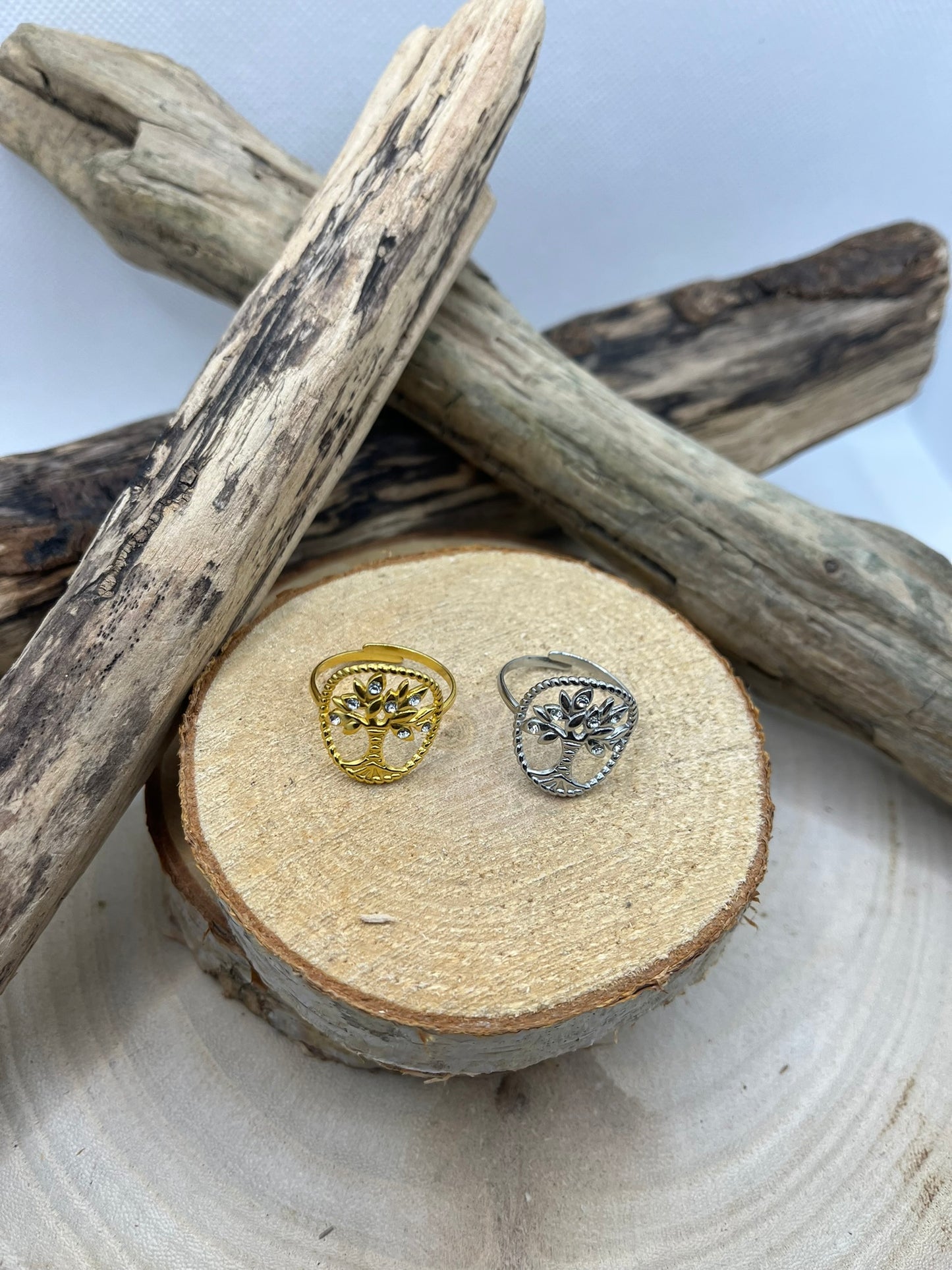 Bague en acier inoxydable fine avec arbre de vie tendance couleur doré ou en Argenté Orné de strassajustable à la mode