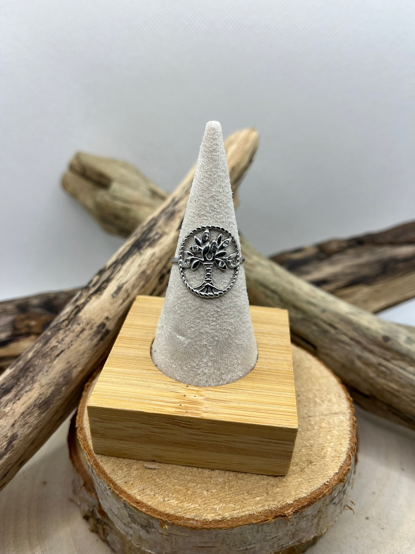 Bague en acier inoxydable fine avec arbre de vie tendance couleur doré ou en Argenté Orné de strassajustable à la mode