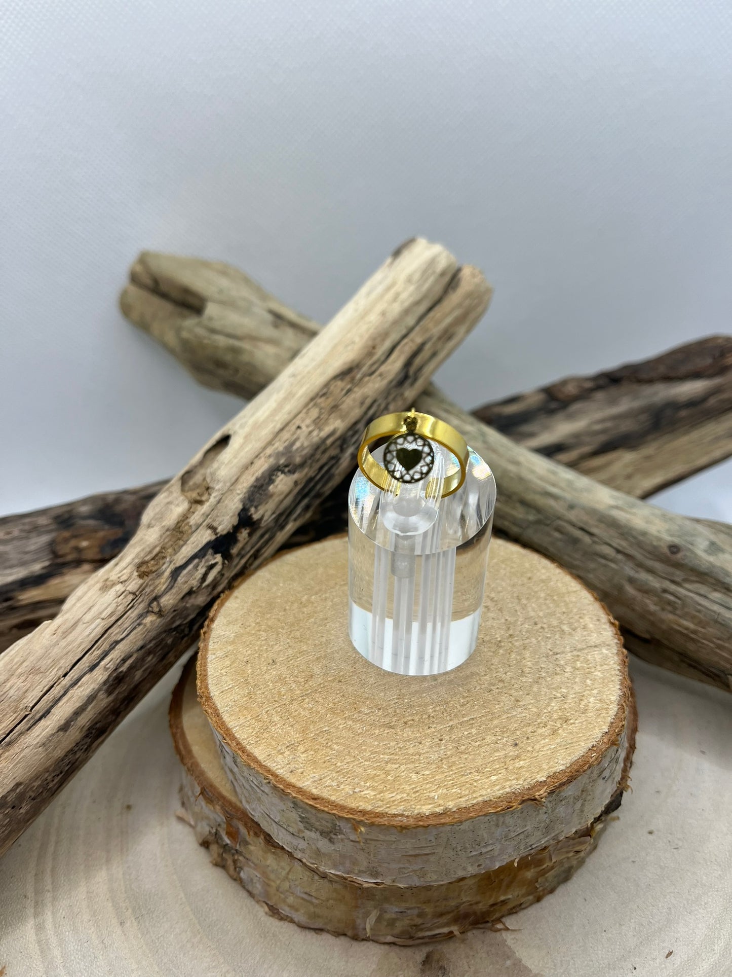 Bague acier inoxydable doré breloque avec une petit coeur et ajustable