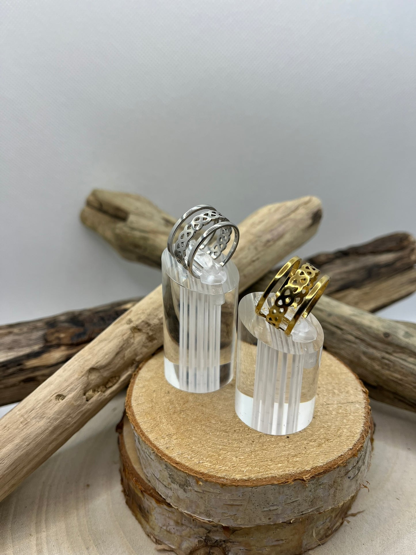 Bague en acier inoxydable prix raisonnable tendance couleur Doré ou en Argenté ajustable à la mode