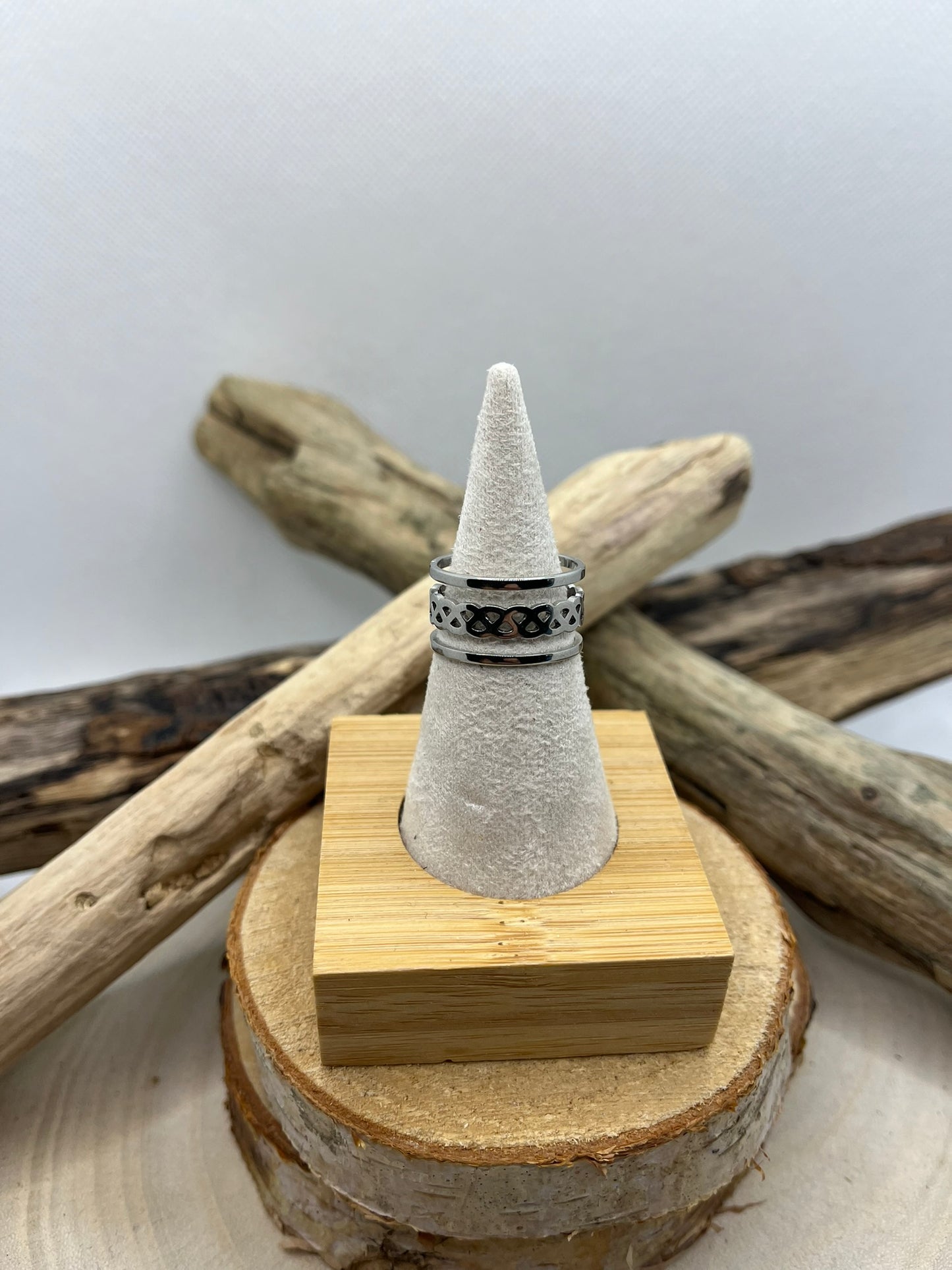 Bague en acier inoxydable prix raisonnable tendance couleur Doré ou en Argenté ajustable à la mode