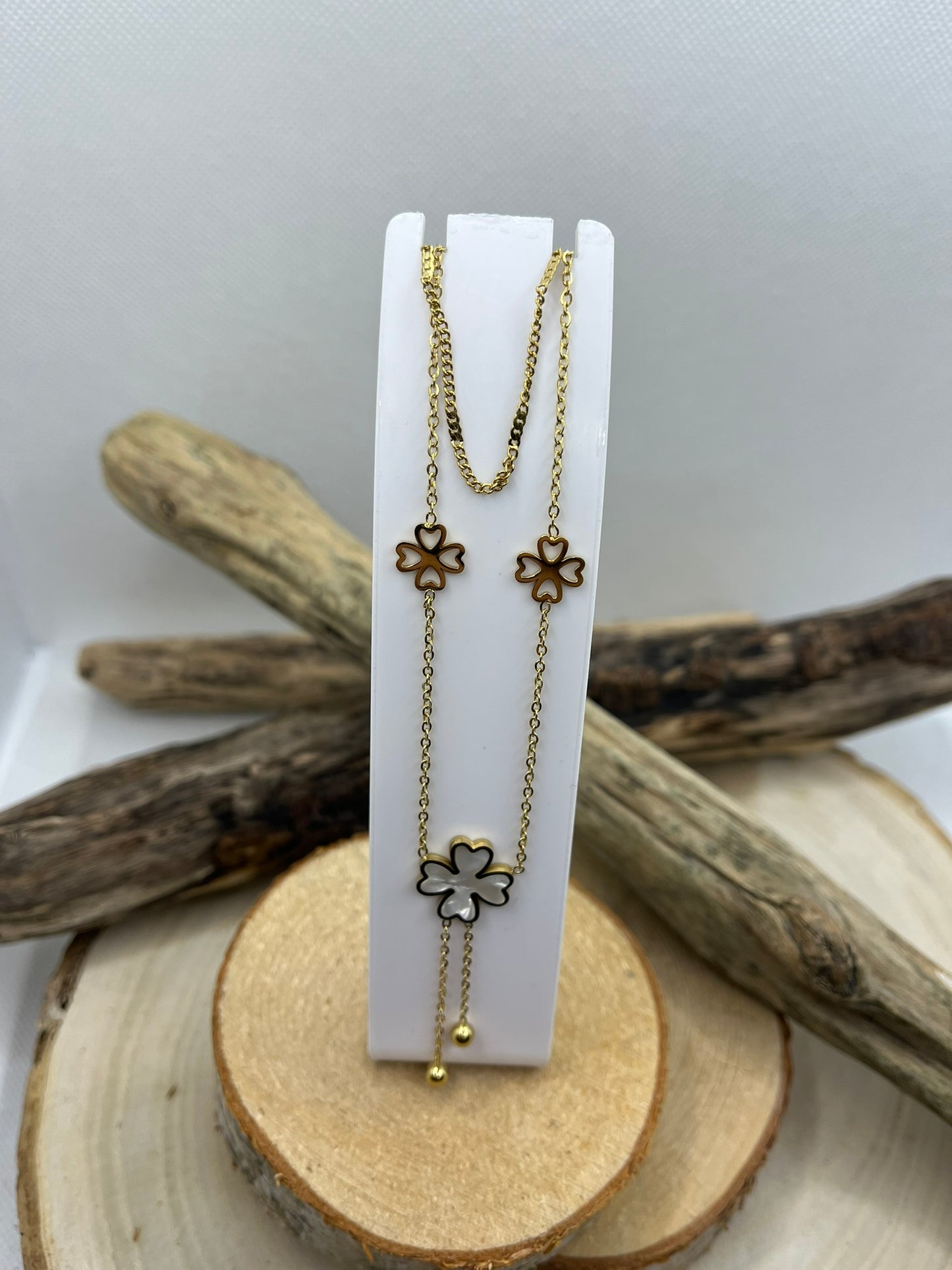 Collier Femme sur 2 Chaines fine Orné de 2 trèfles doré et un pendentif trèfle nacré - Acier inoxydable doré
