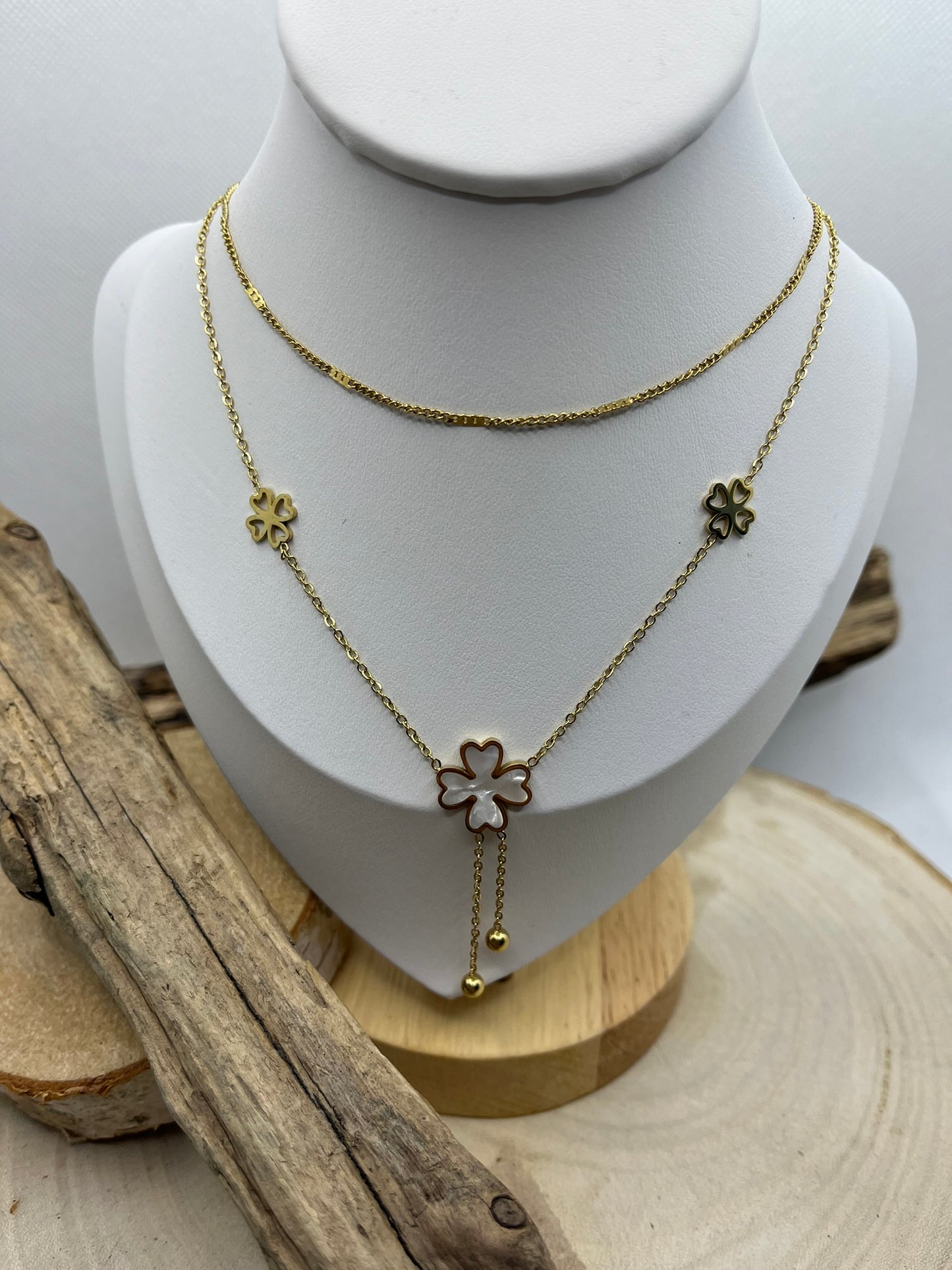 Collier Femme sur 2 Chaines fine Orné de 2 trèfles doré et un pendentif trèfle nacré - Acier inoxydable doré