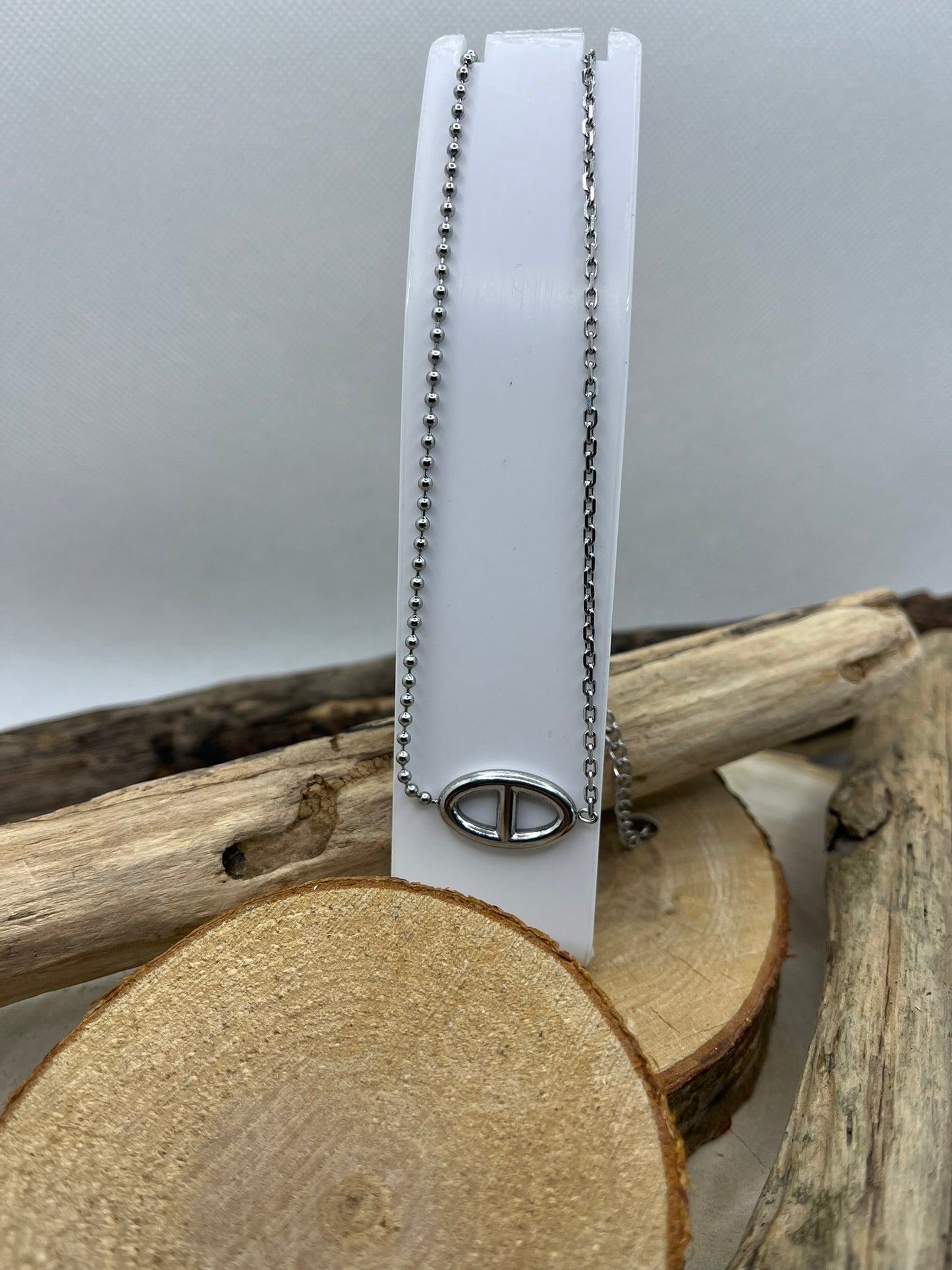 Collier Chaine fine élégant - pendentif style Agrafe - Acier inoxydable dorée ou en Argenté