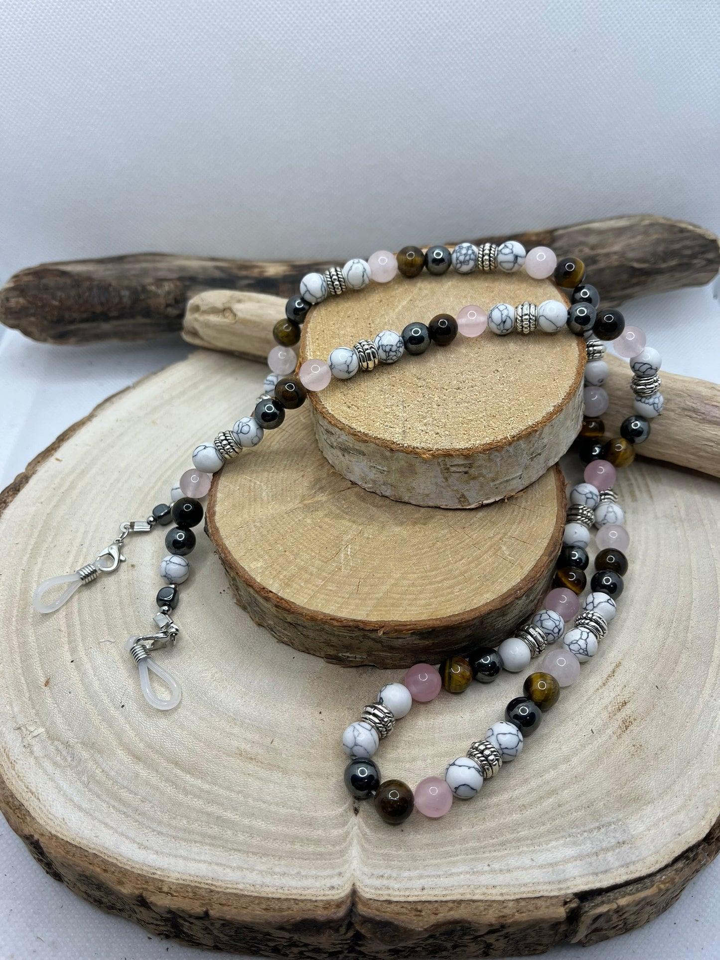 Cordon à Lunette en Perles de Pierres Naturelles - Howlite, hématite, Oeil de Tigre et Quartz rose - Fait Main