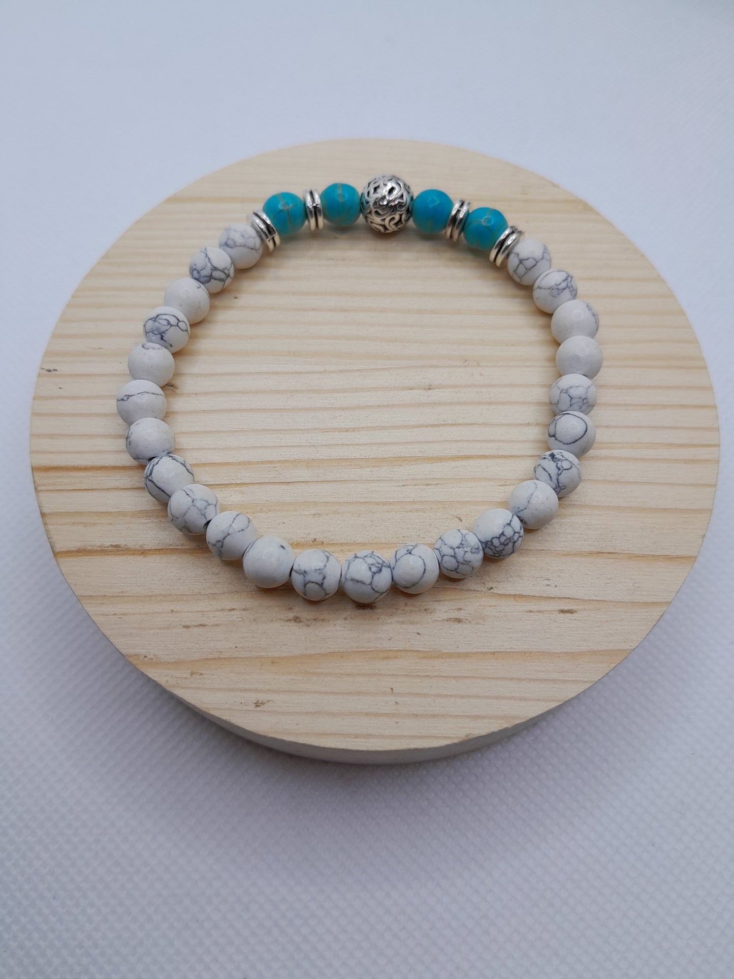 Bracelet en Pierre Naturelle - Howlite / Turquoise avec sa perles fantaisie