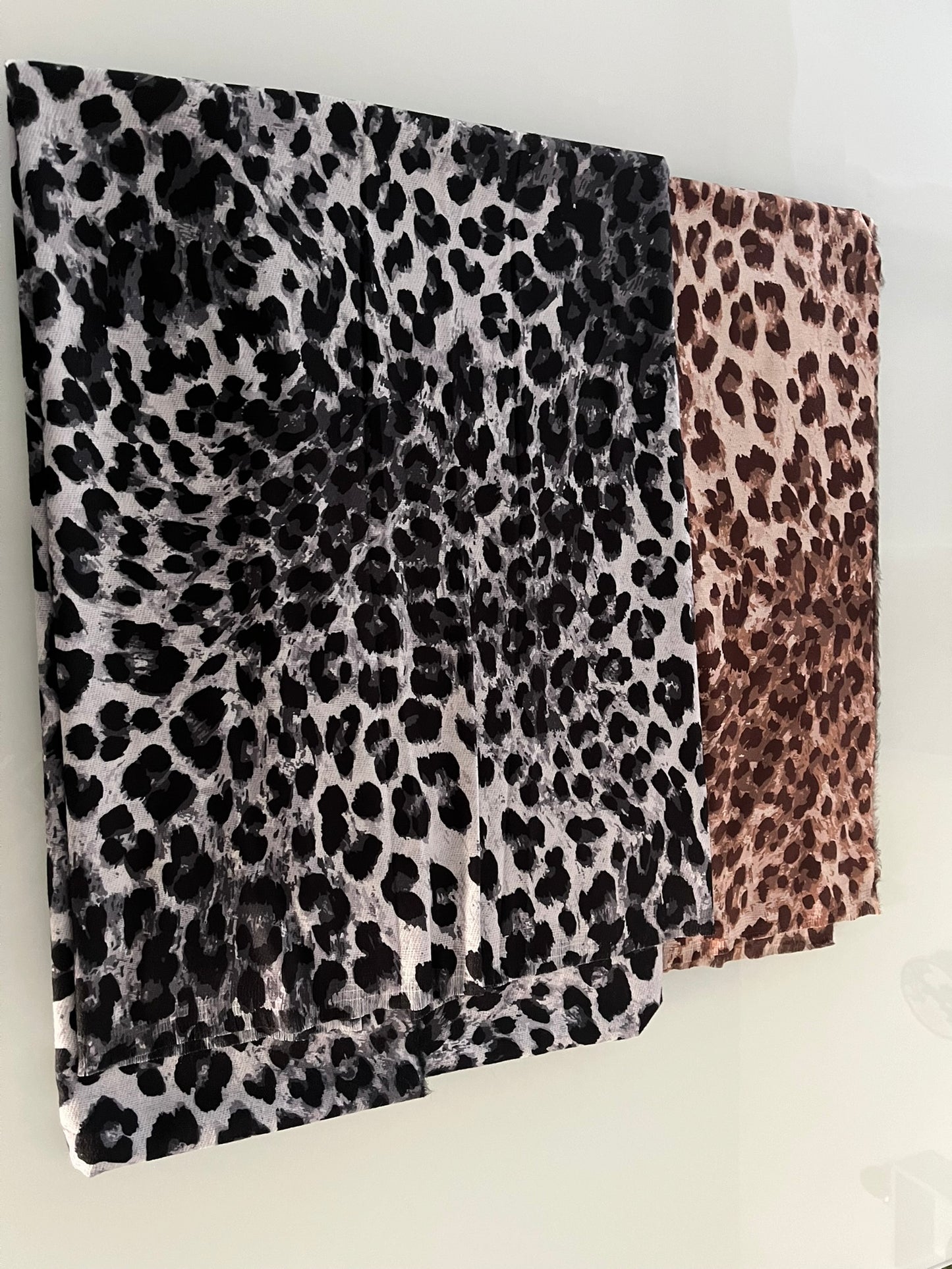 Foulard Femme douce chaleureuse style léopard - Idée Cadeau noir et marron