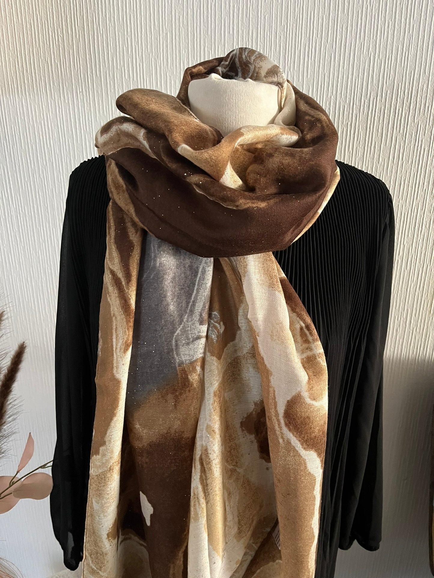 Foulard Femme douce et chic avec ses nuances de couleurs