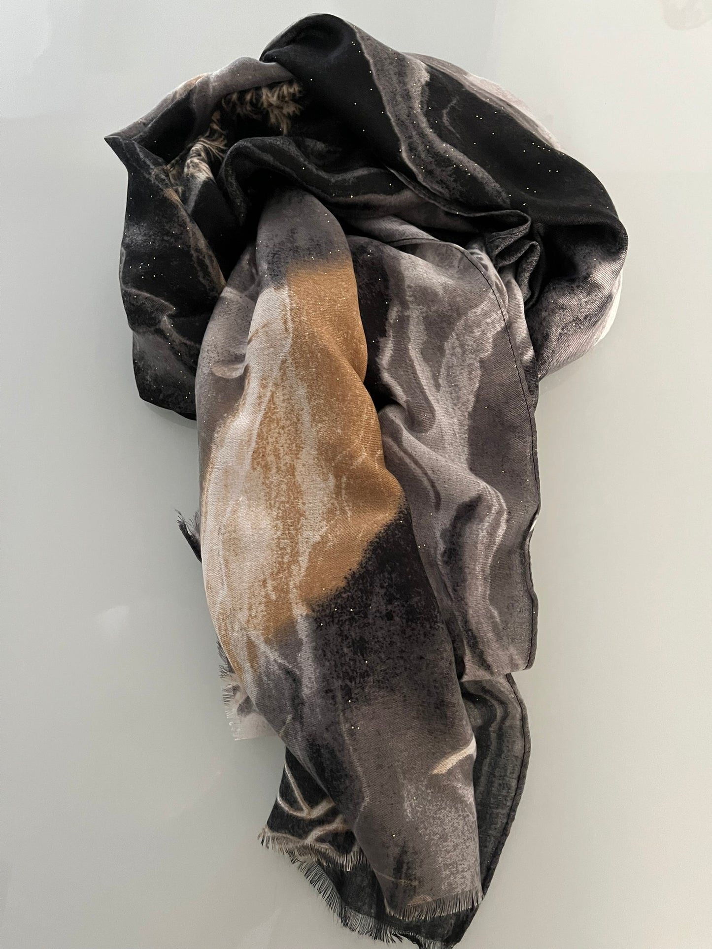 Foulard Femme douce et chic avec ses nuances de couleurs