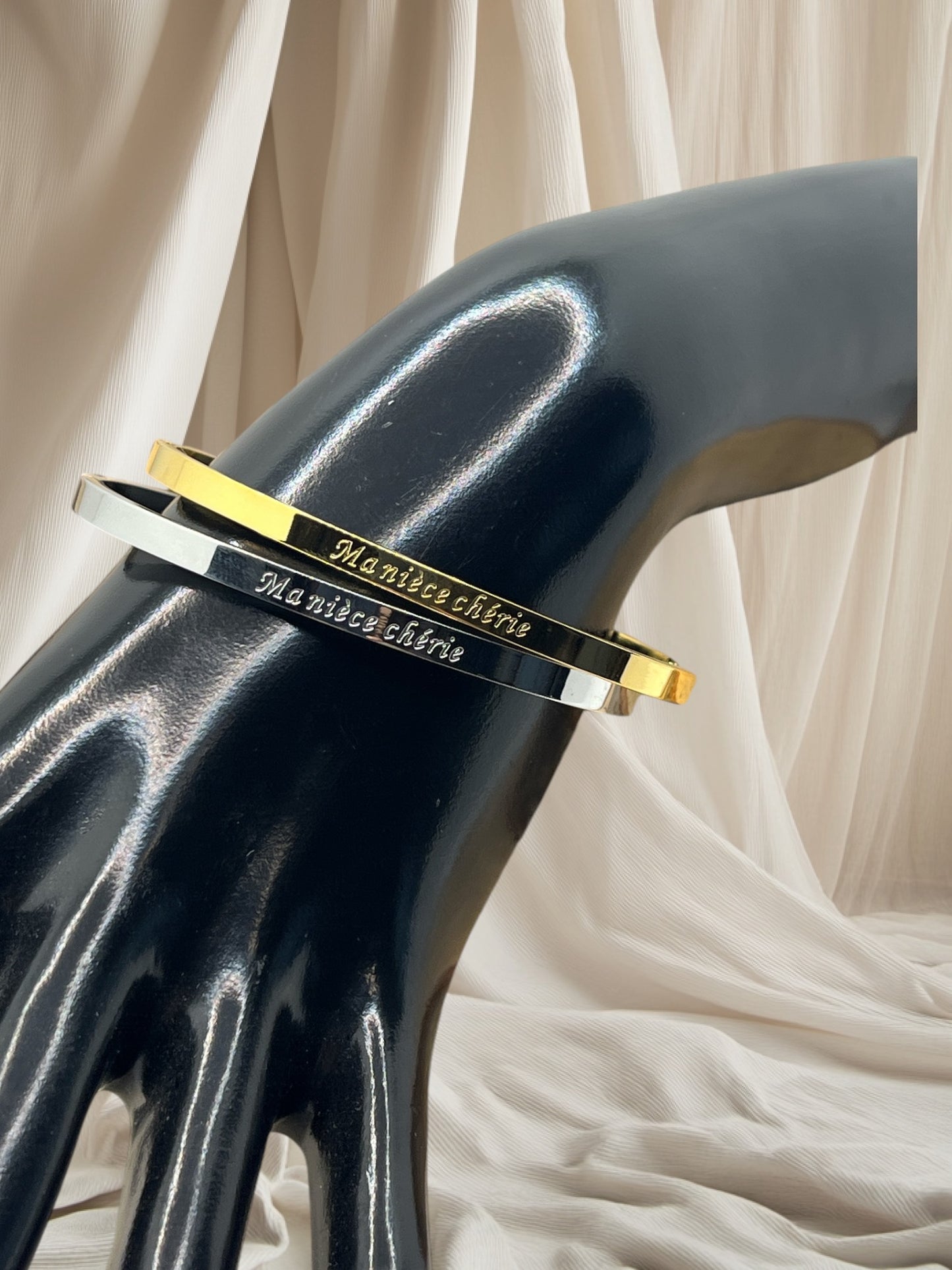 Bracelet Jonc à message ( Ma nièce Chérie ) Acier inoxydable doré ou en argenté