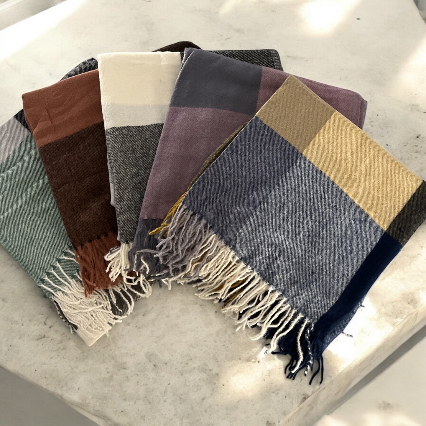 Echarpe carré douce et chaleureuse - 5 Couleurs disponibles