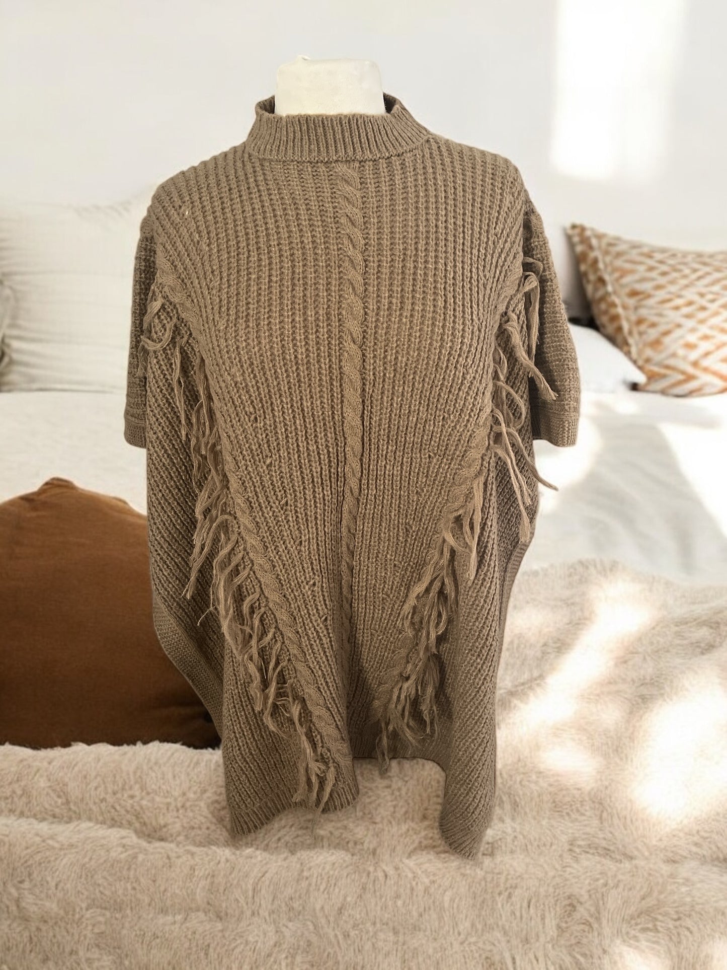 Poncho en Mail Femme avec motif tressé et franges