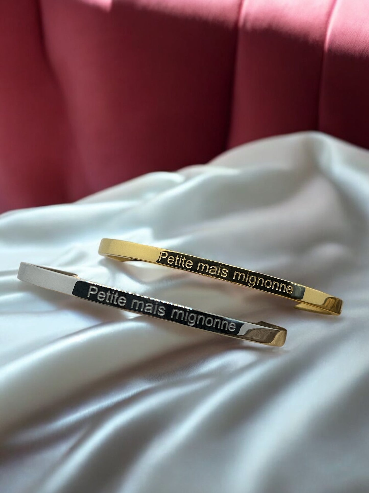 Bracelet Jonc à message ( Petite mais mignonne ) - Acier inoxydable doré ou Argenté