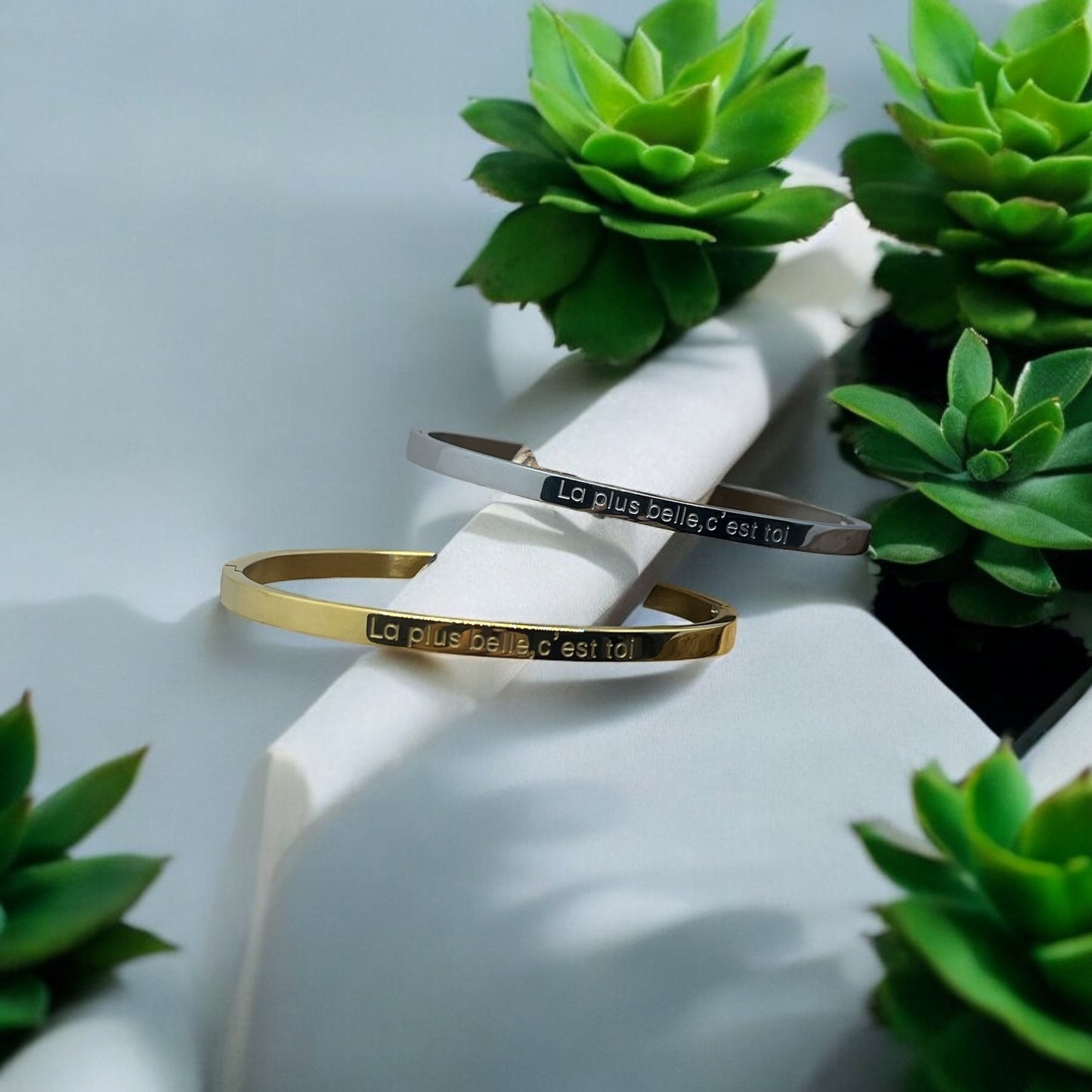 Bracelet Jonc à message ( La plus belle, c'est toi ) Acier inoxydable doré ou Argenté