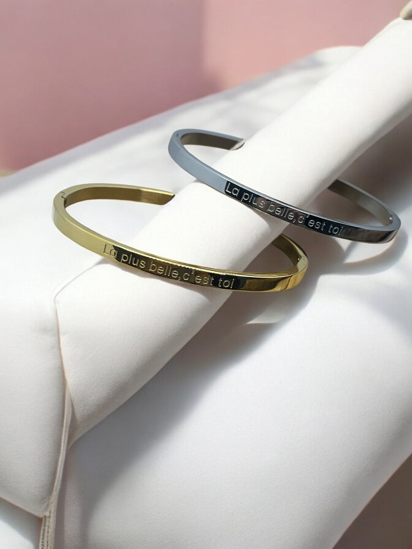 Bracelet Jonc à message ( La plus belle, c'est toi ) Acier inoxydable doré ou Argenté