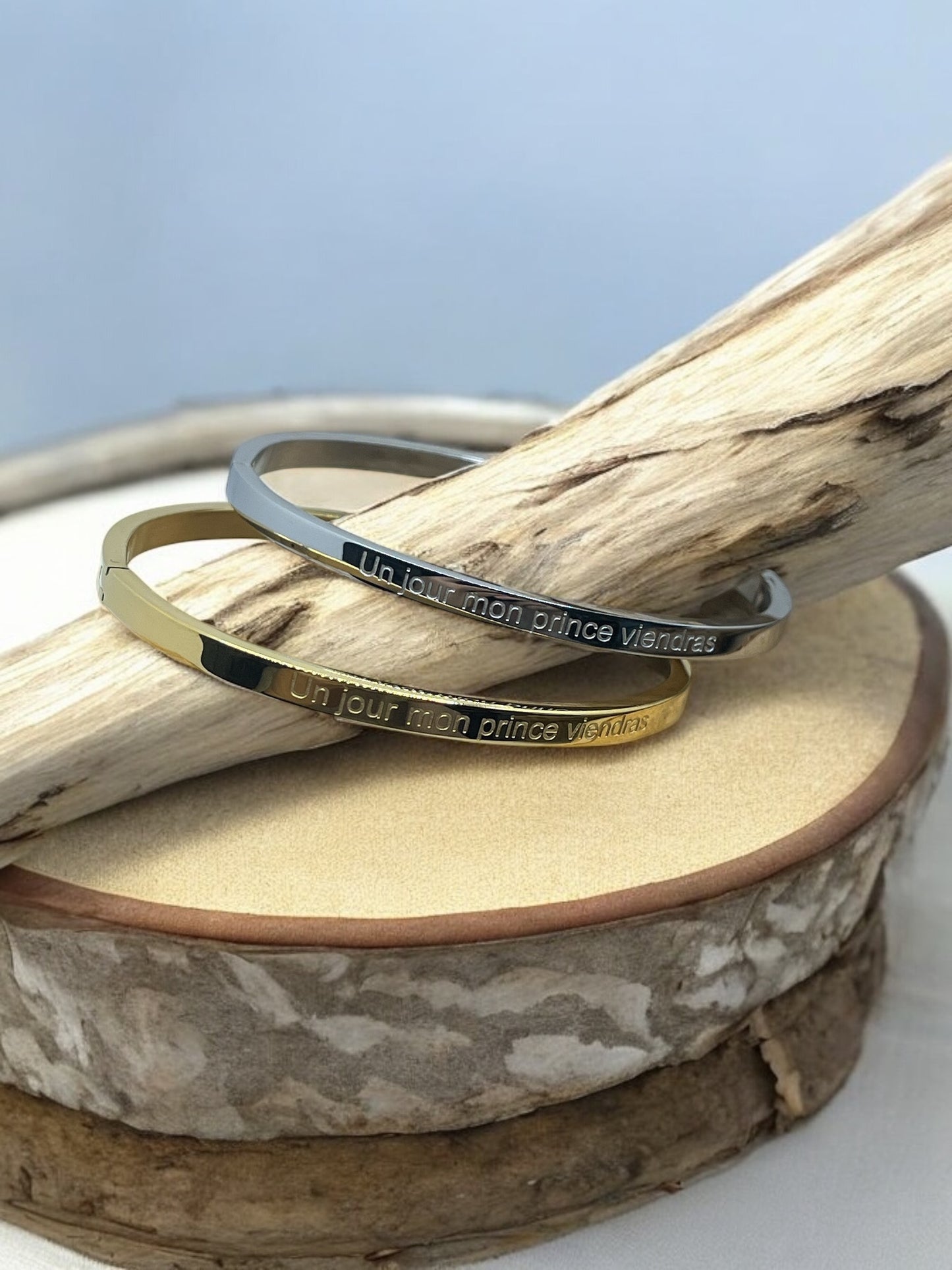 Bracelet Jonc à message ( Un jour mon prince viendras ) Acier inoxydable Doré ou Argenté