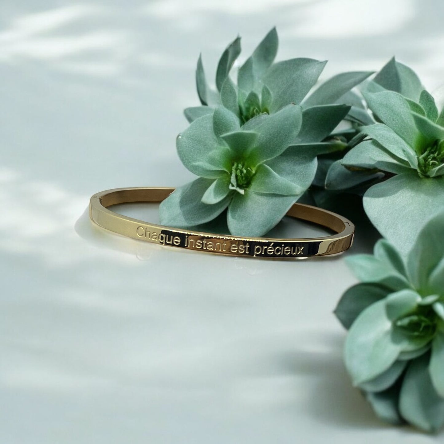 Bracelet Jonc à message ( Chaque instant est précieux ) Acier inoxydable Doré ou Argenté