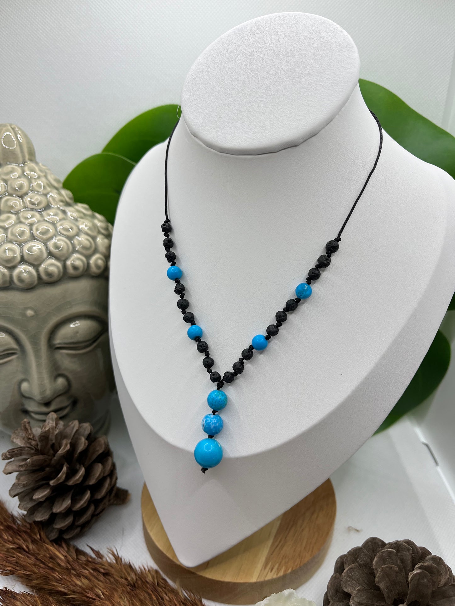 Collier en Pierre Naturelle - Turquoise et Pierre de Lave sur cordon réglable