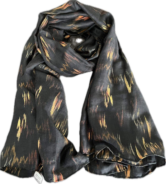 Foulard Chic et Doux Tendance Femme Noir avec ses nuance marron claire et doré