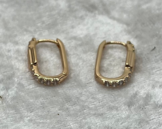 Boucles d'oreilles créoles style agrafe ornés de strass - Acier inoxydable doré