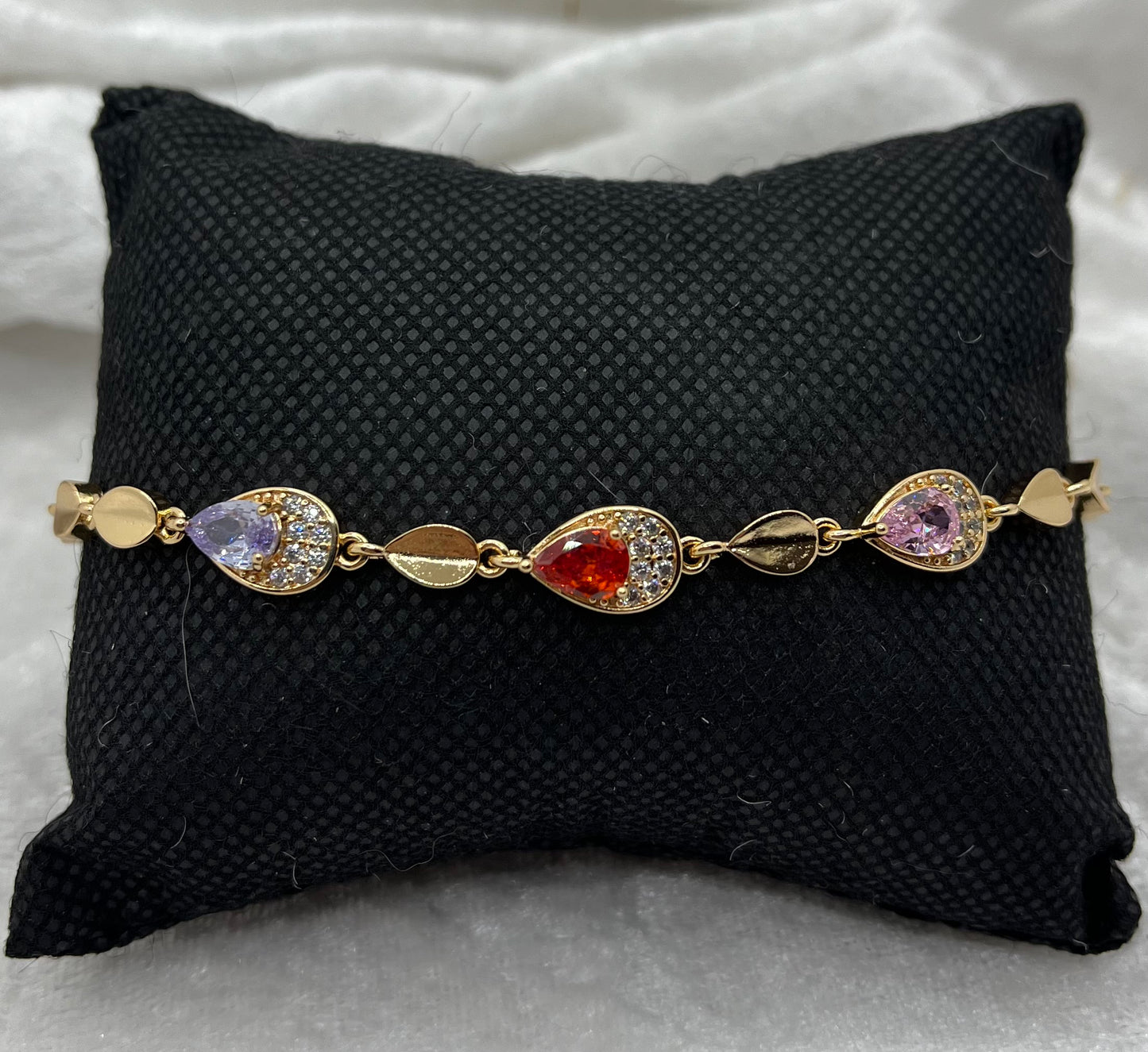 Bracelet élégant Femme avec ces strass de couleur brillant - Acier Inoxydable - Doré