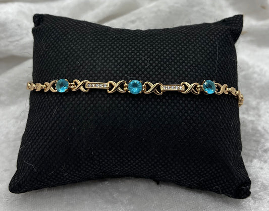 Bracelet Chic Femme avec ces strass de couleur brillant - Acier Inoxydable Doré