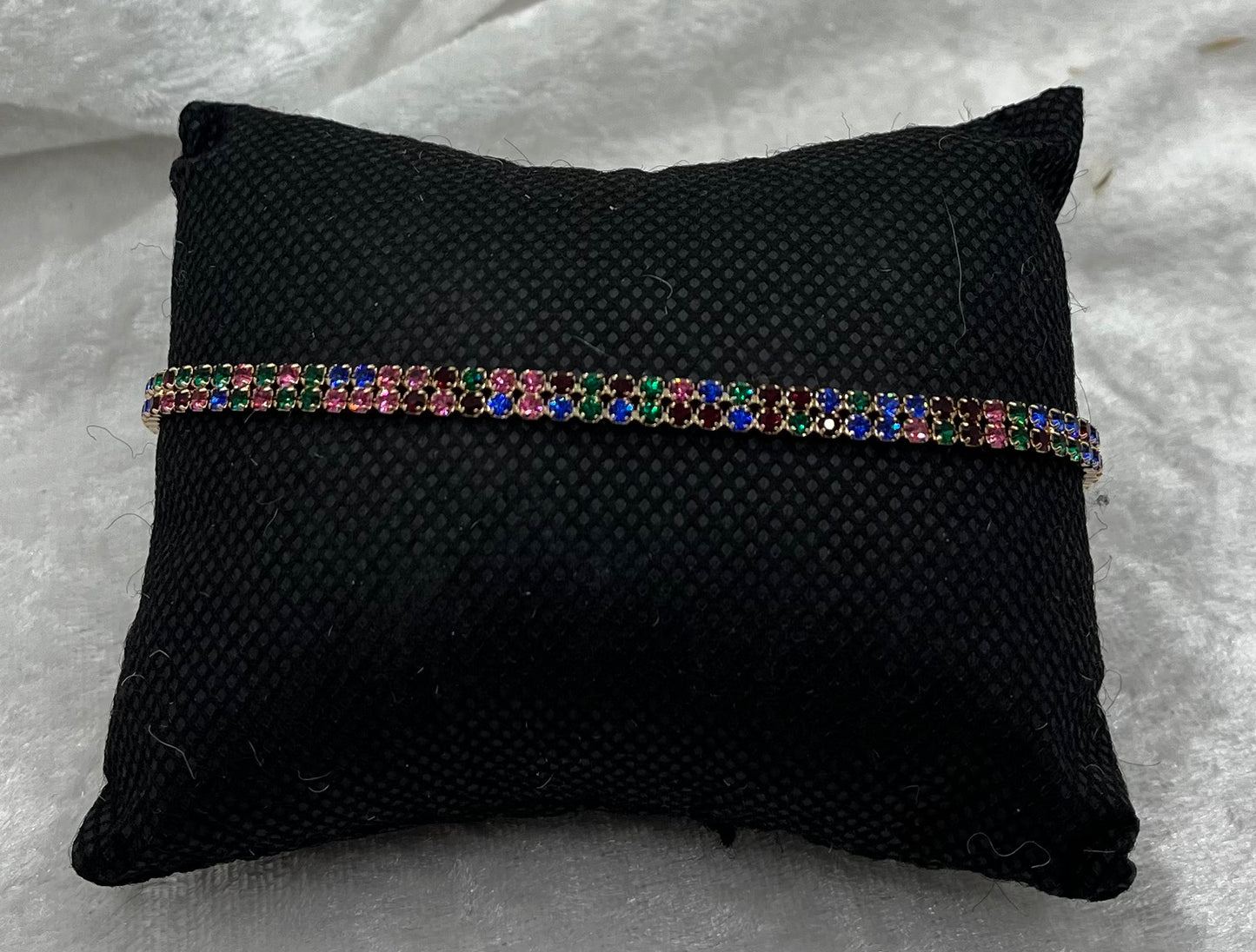 Bracelet élégant Femme Avec ces petits strass  de couleurs brillant - Acier inoxydable - Doré